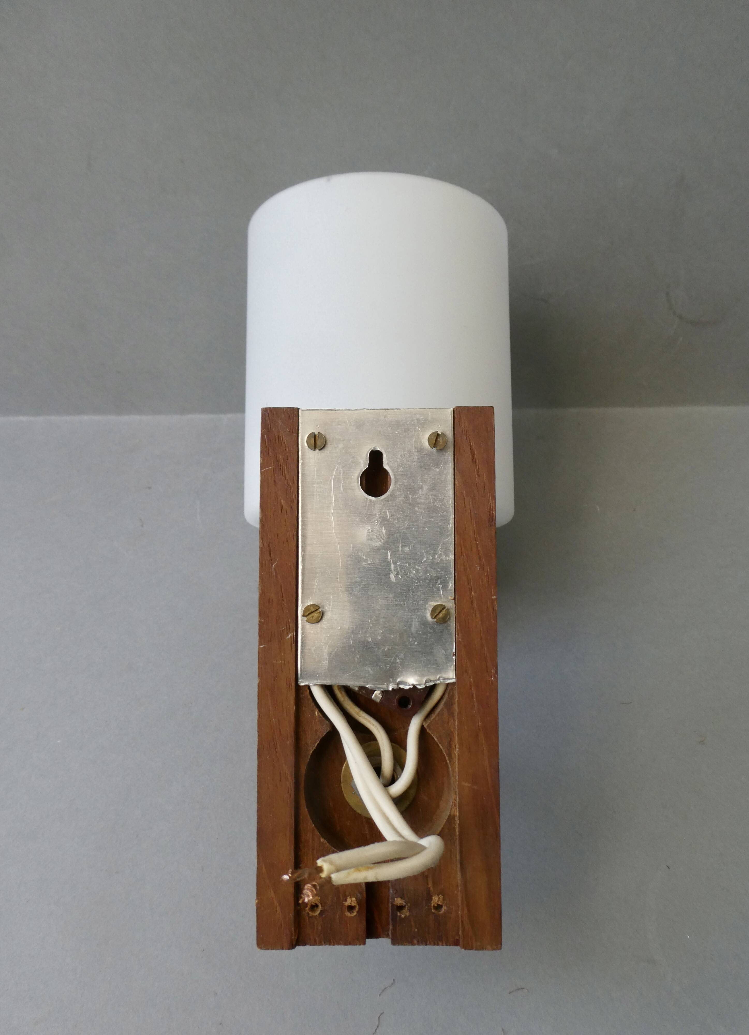 Scandinavian wall lamp in teak and opaline, 1970s