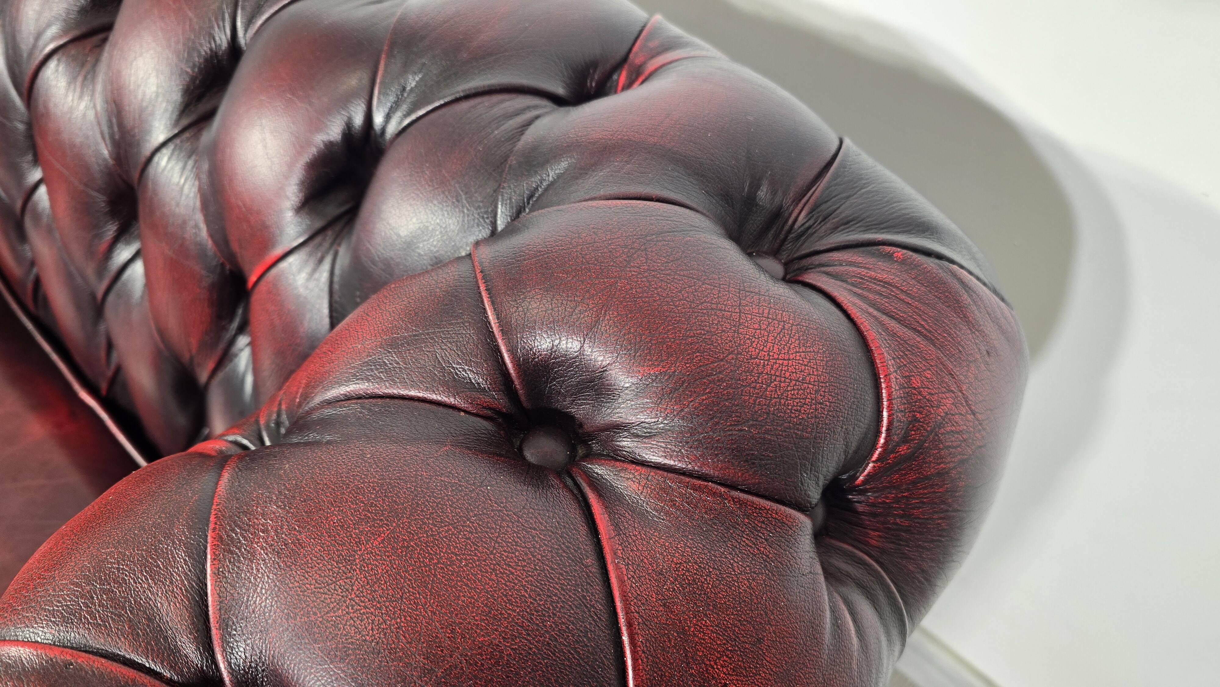 Leather sofa in Chesterfield style