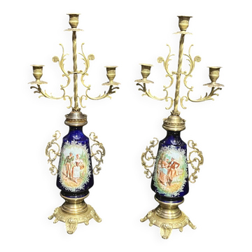 Pair of candlesticks. Bronze, brass, porcelain.