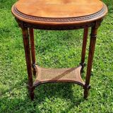 Pedestal table