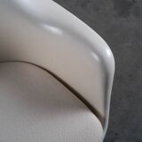 Eero Saarinen - Knoll Tulip armchairs