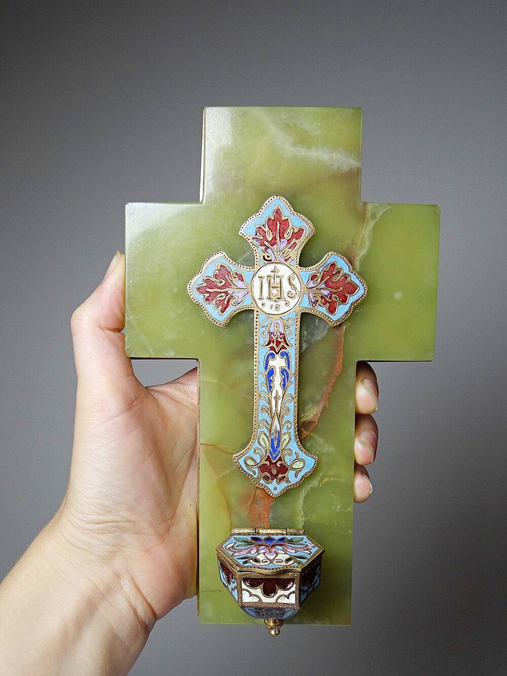 Vintage wall-mounted holy water font in onyx and cloisonné enamel, Italy, 1960s-1970s.