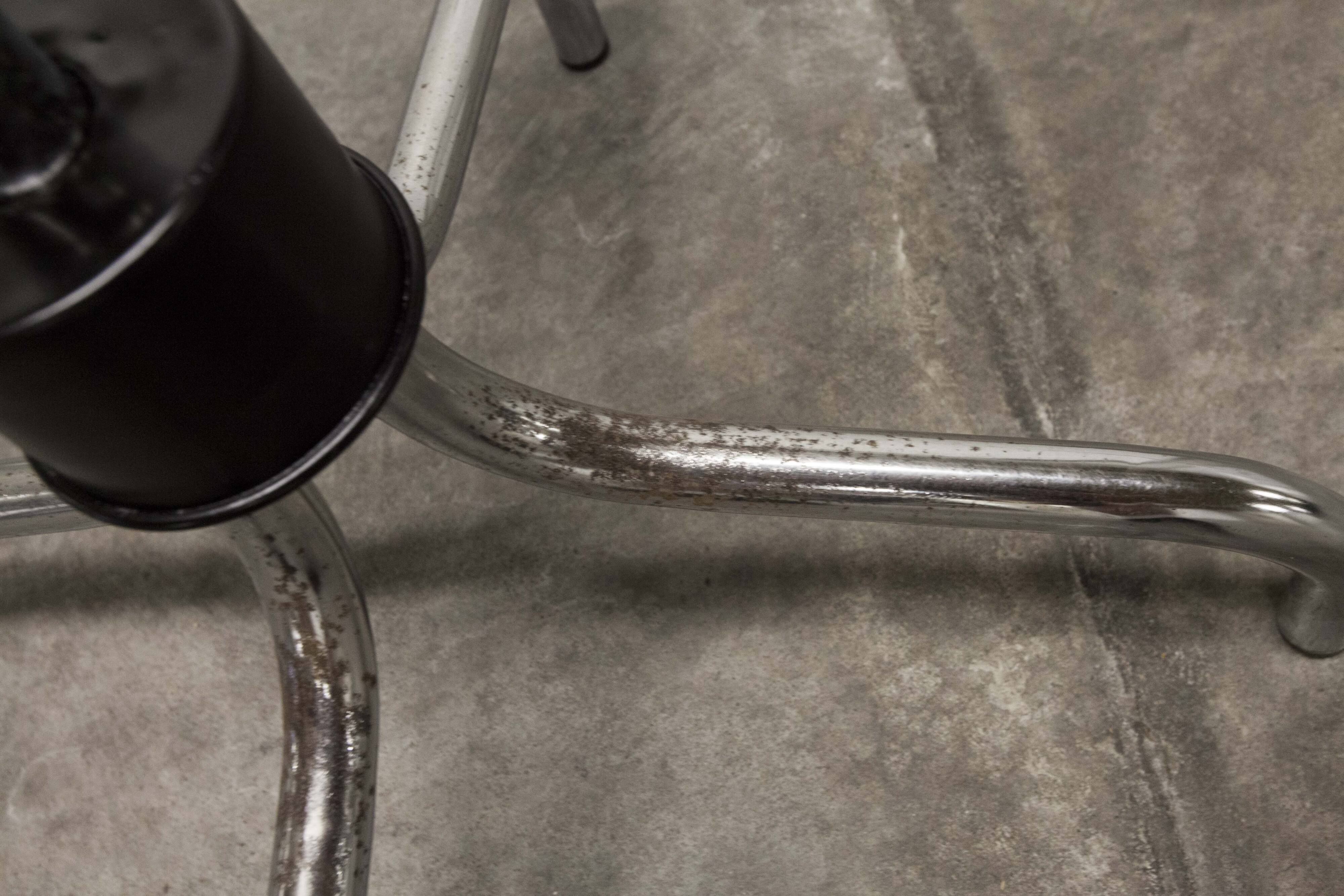 Parrot coat rack 16 hooks industrial in chromed metal and base + black balls 1960