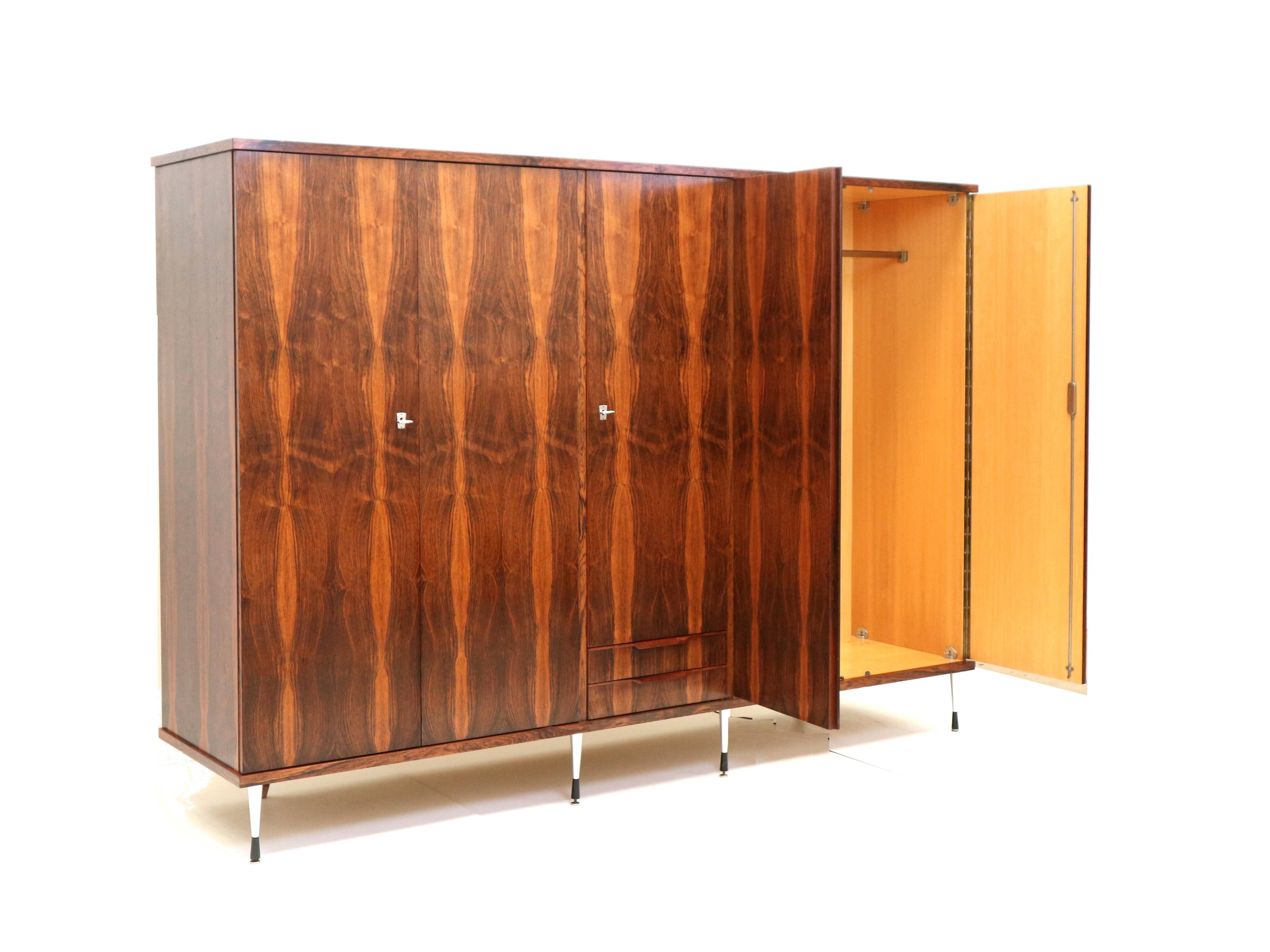 Large 5-door vintage wardrobe in rosewood with stylish adjustable legs in I