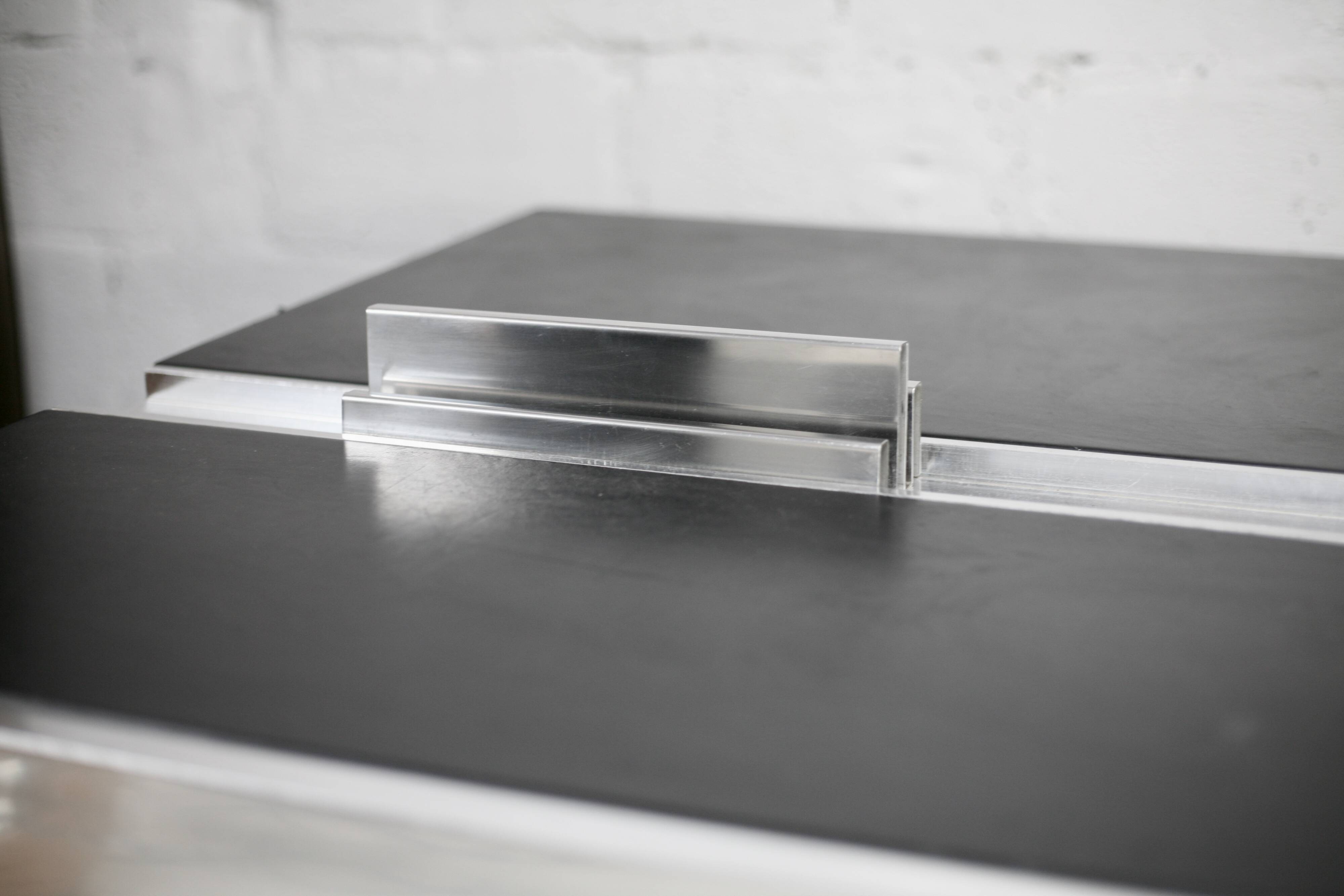 Important office of Guido Faleschini, published by Mrariani. Italy 1970. Space age