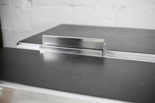 Important bureau de Guido Faleschini, édité par Mrariani. Italie 1970. Space age