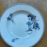 Deep plates Sarreguemines with carnation bouquets