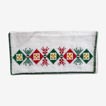 Porte serviette de table en coton blanc, brodé au point de croix. années 50