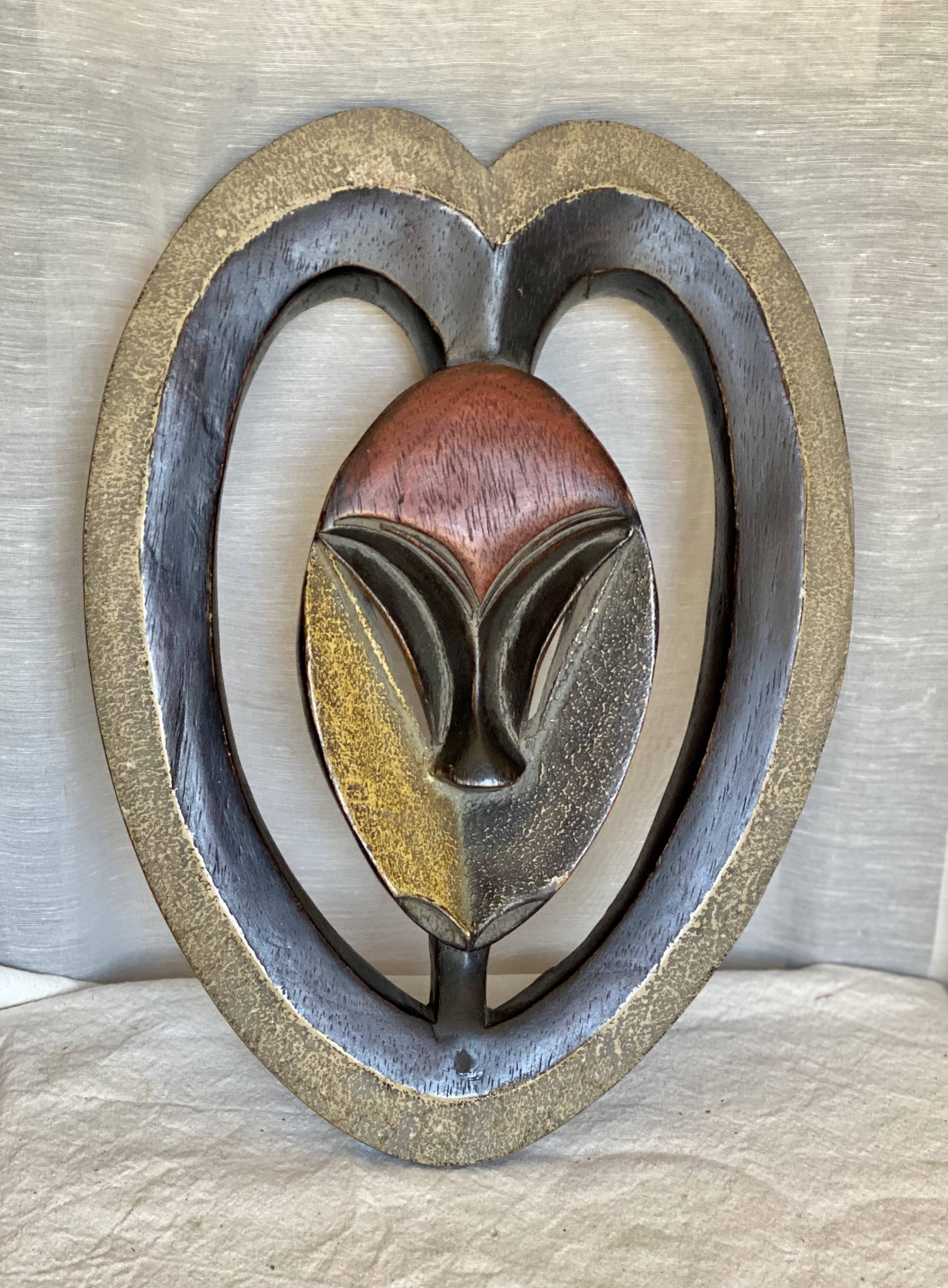 Masque africain bois sculpté polychrome