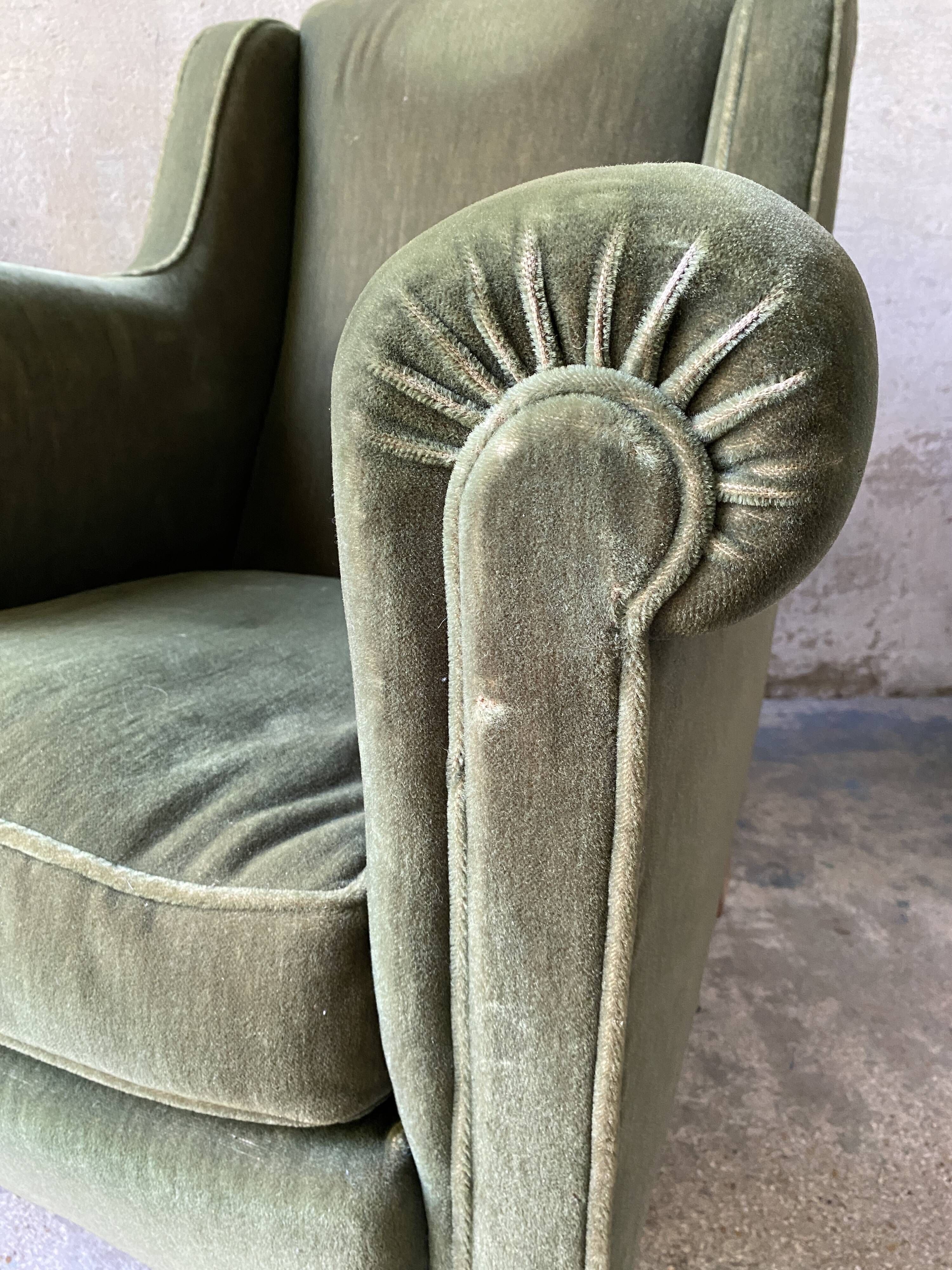 Vintage club armchair in green/khaki velvet fabric