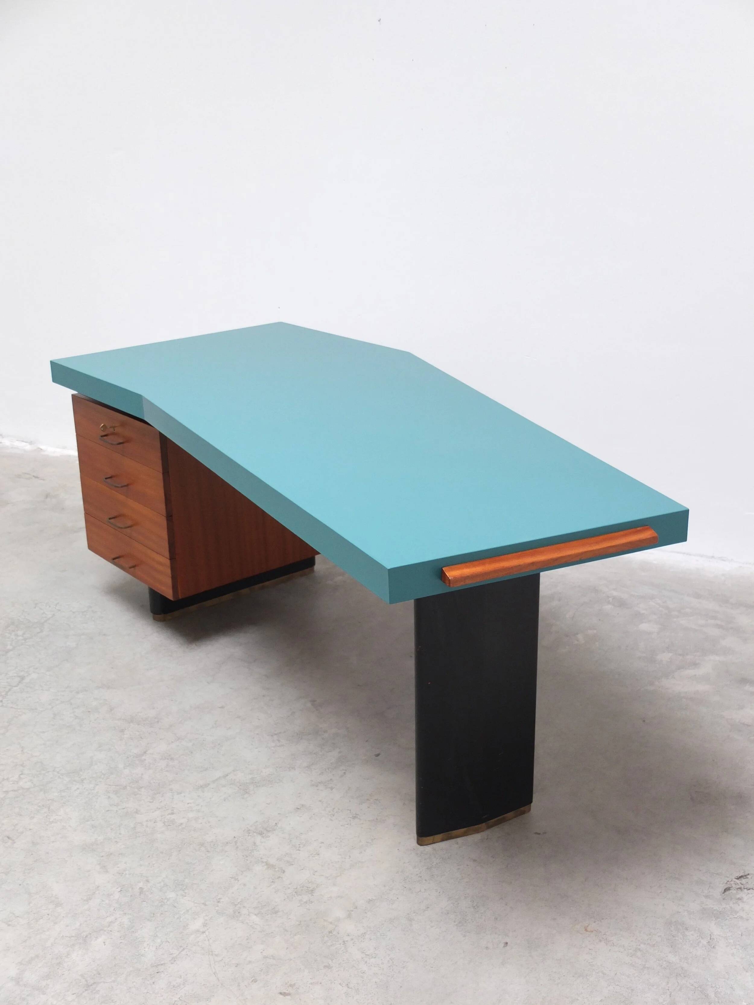 'Boomerang' ultra-rare desk by Jos De Mey for Van Den Berghe-Pauvers, 1960s.