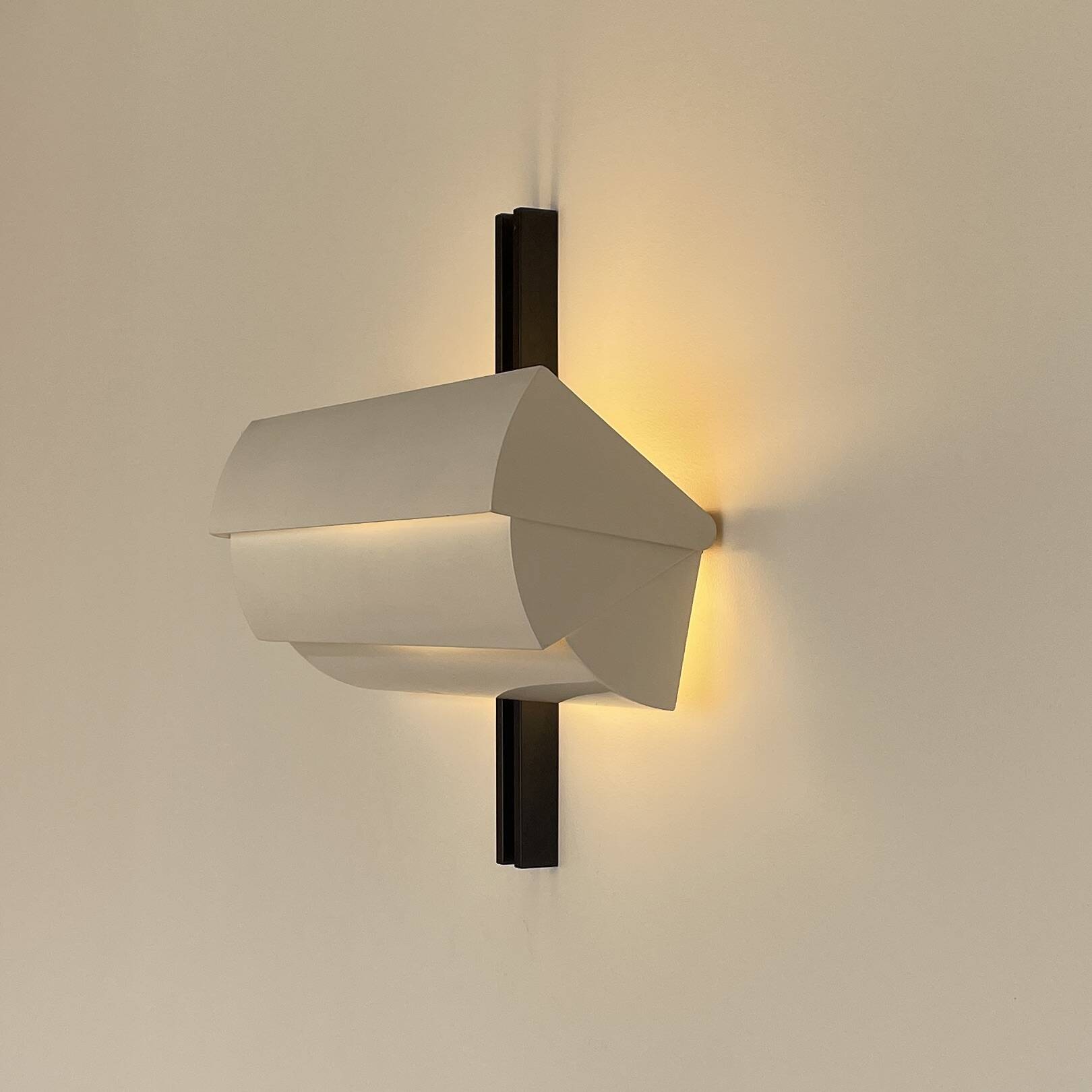 Ernesto Gismondi, Stria wall light, Artemide, 1986