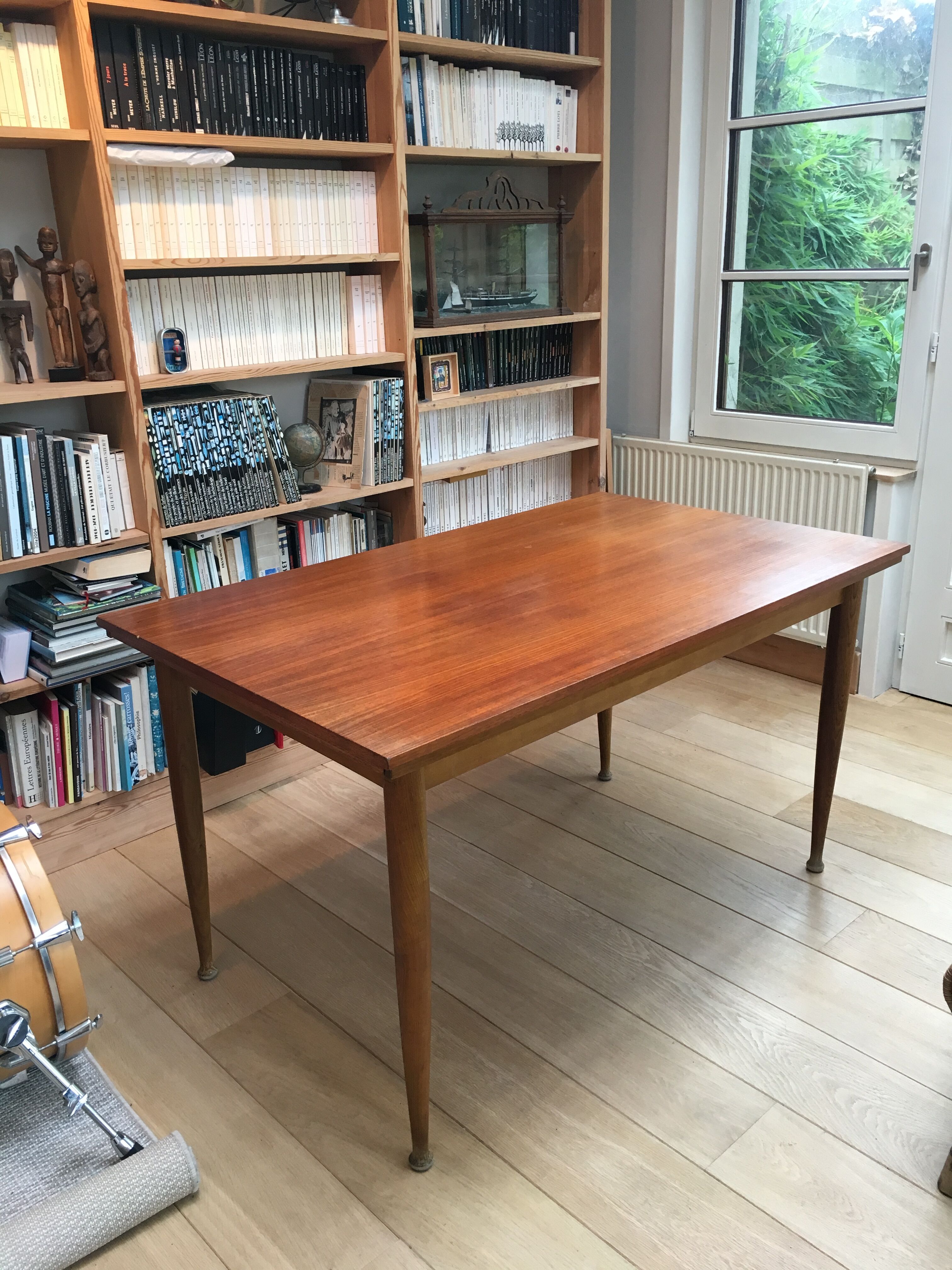 Teak dining table with compass feet, 4-6 people