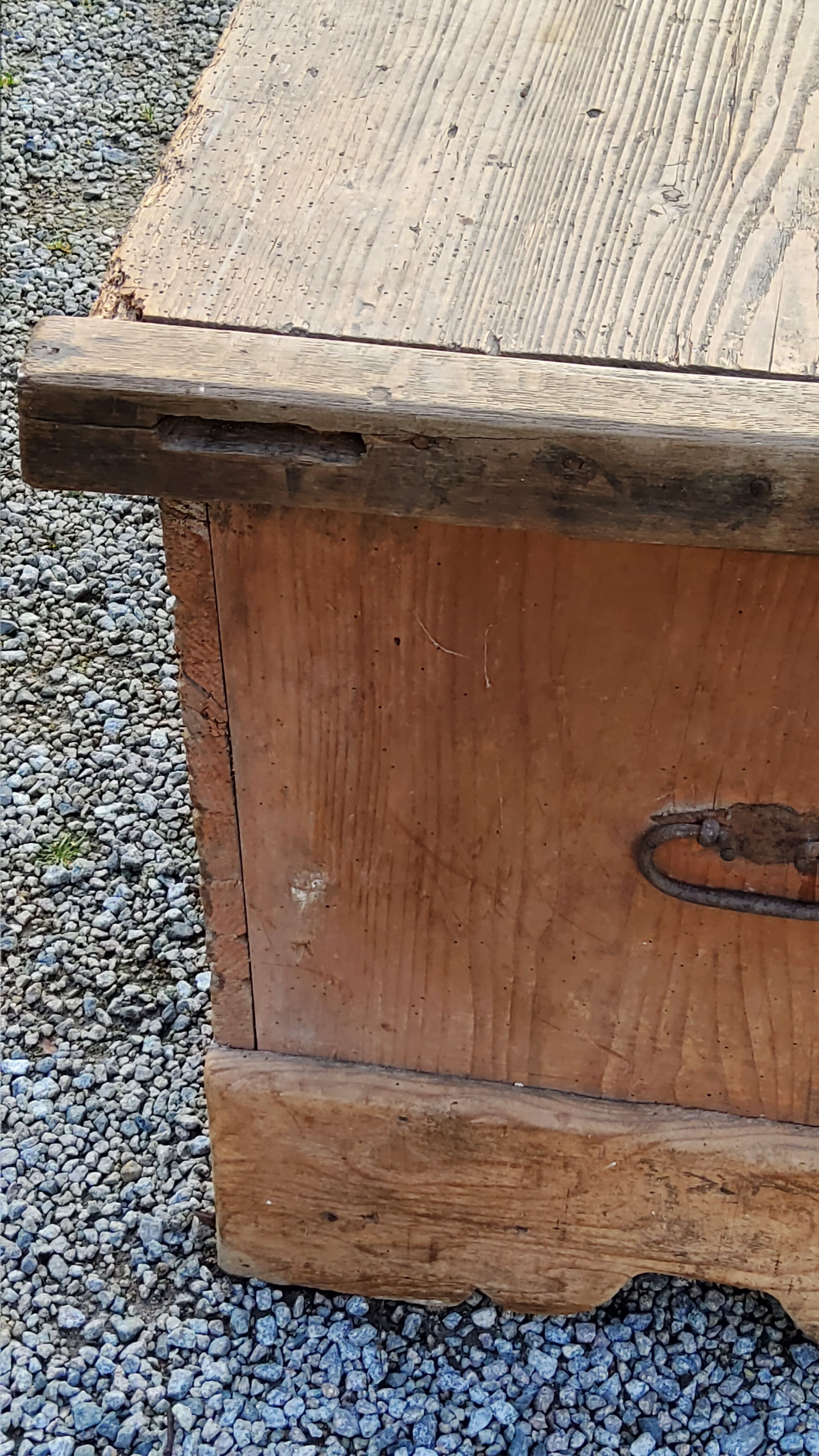 Alsatian polychrome wedding chest eighteenth -nineteenth century