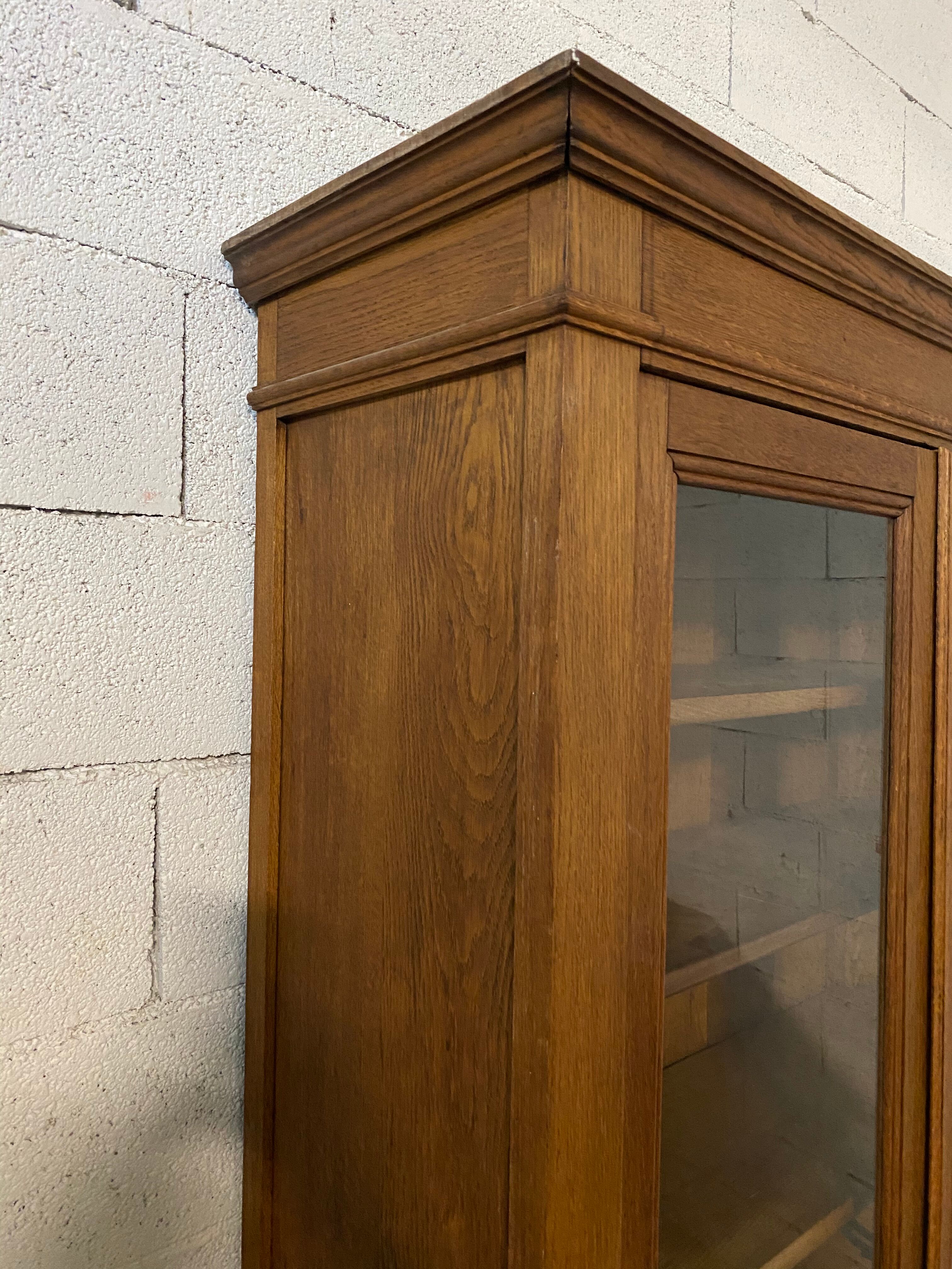 Bookcase 2 doors 1930