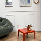 Table basse en plastique orange