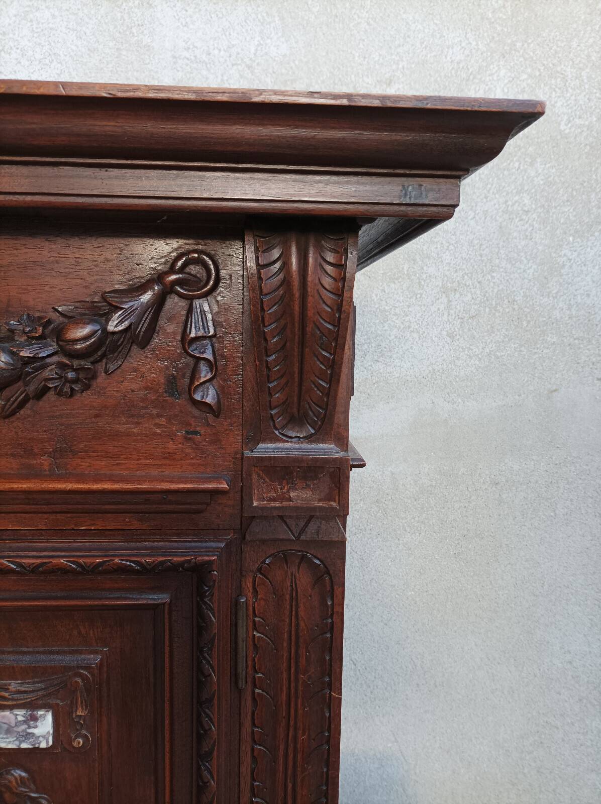 Louis XIII walnut diminutive buffet