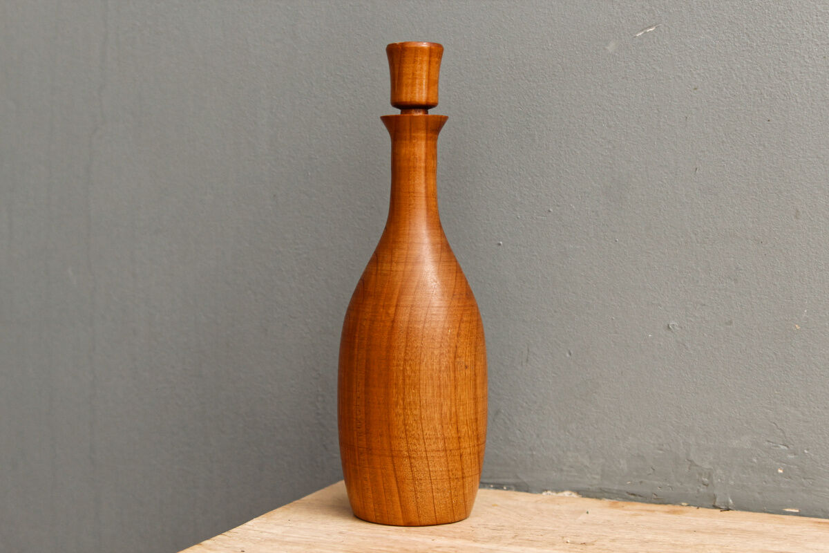 Decorative liquor service