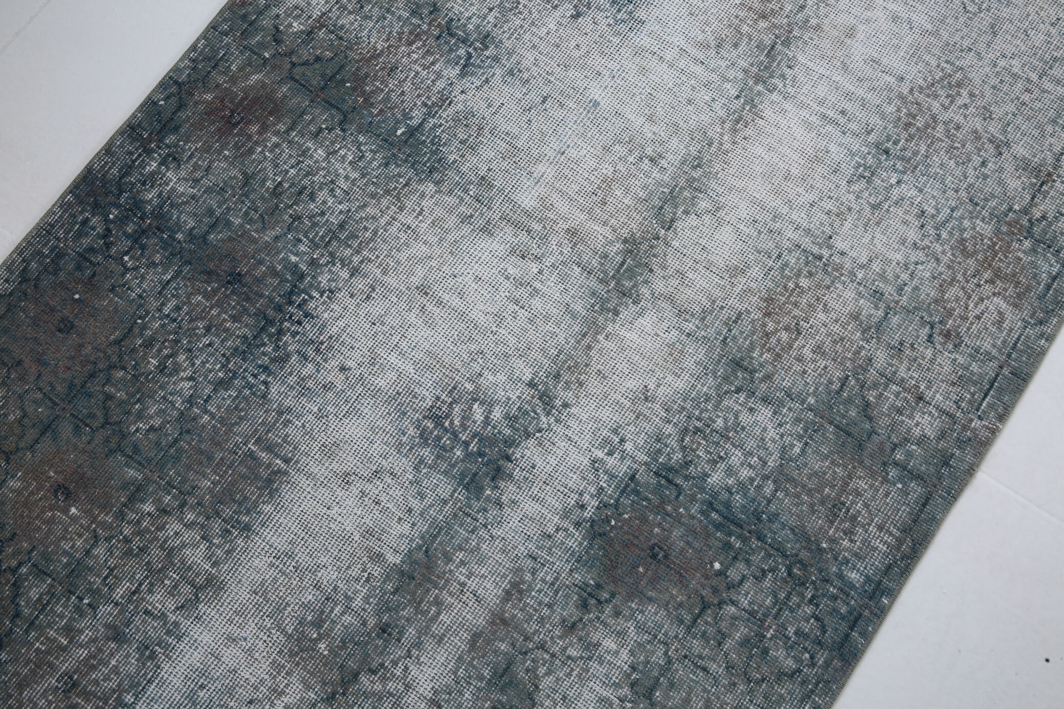 Wool turkish rug, 179x106 cm