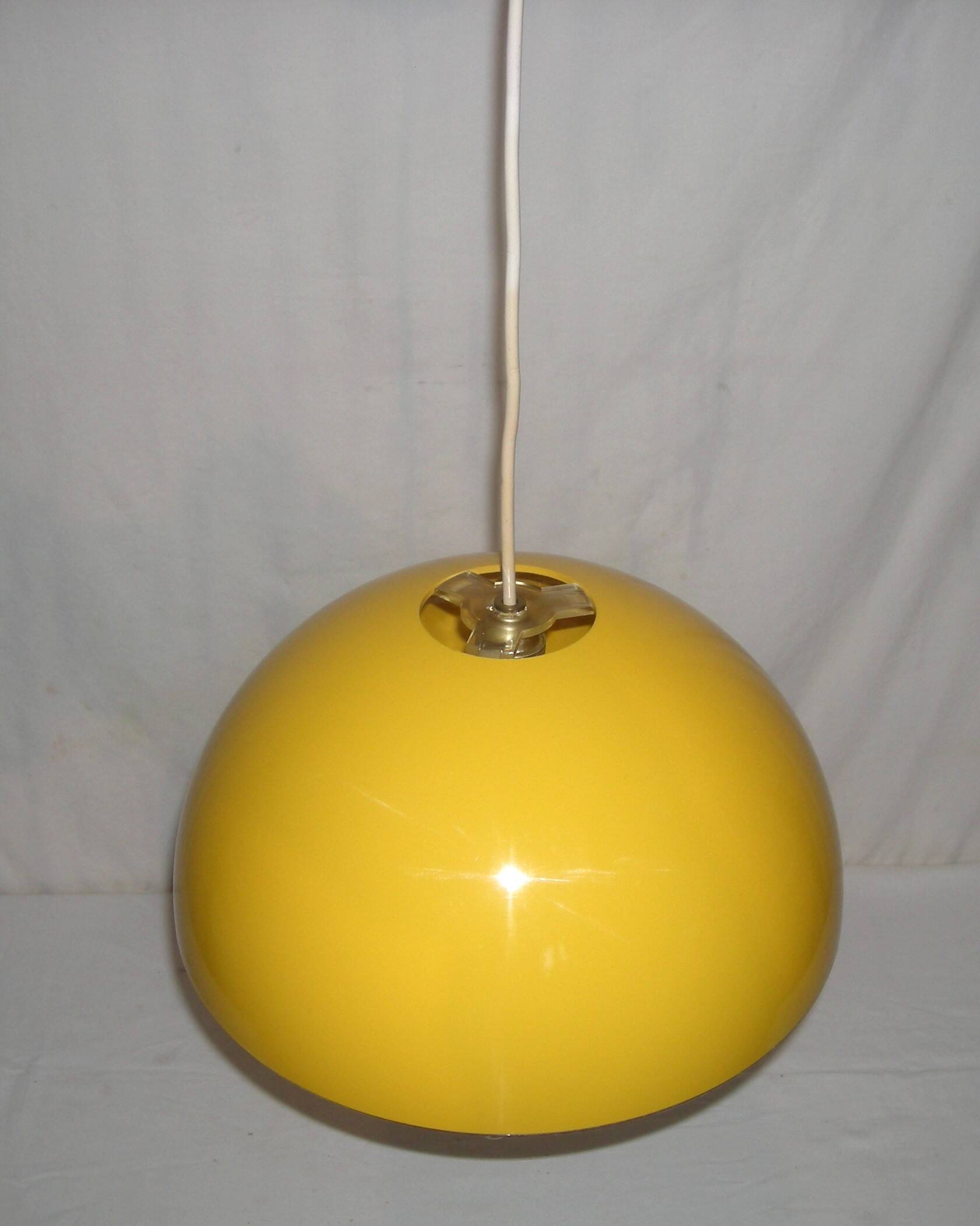 yellow pendant light from the 70s