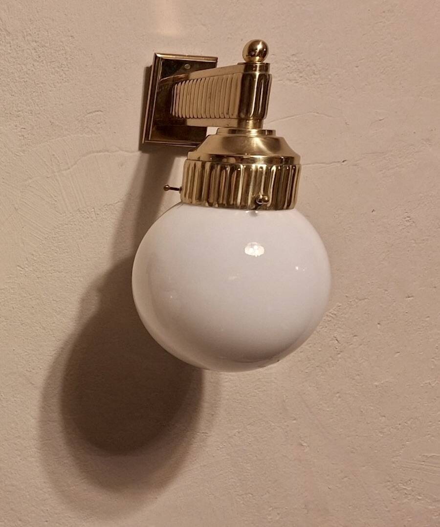 Applique en laiton et en verre Astoria par Josef Hoffmann