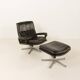 Fauteuil lounge vintage avec tabouret par André Vandenbrouck
