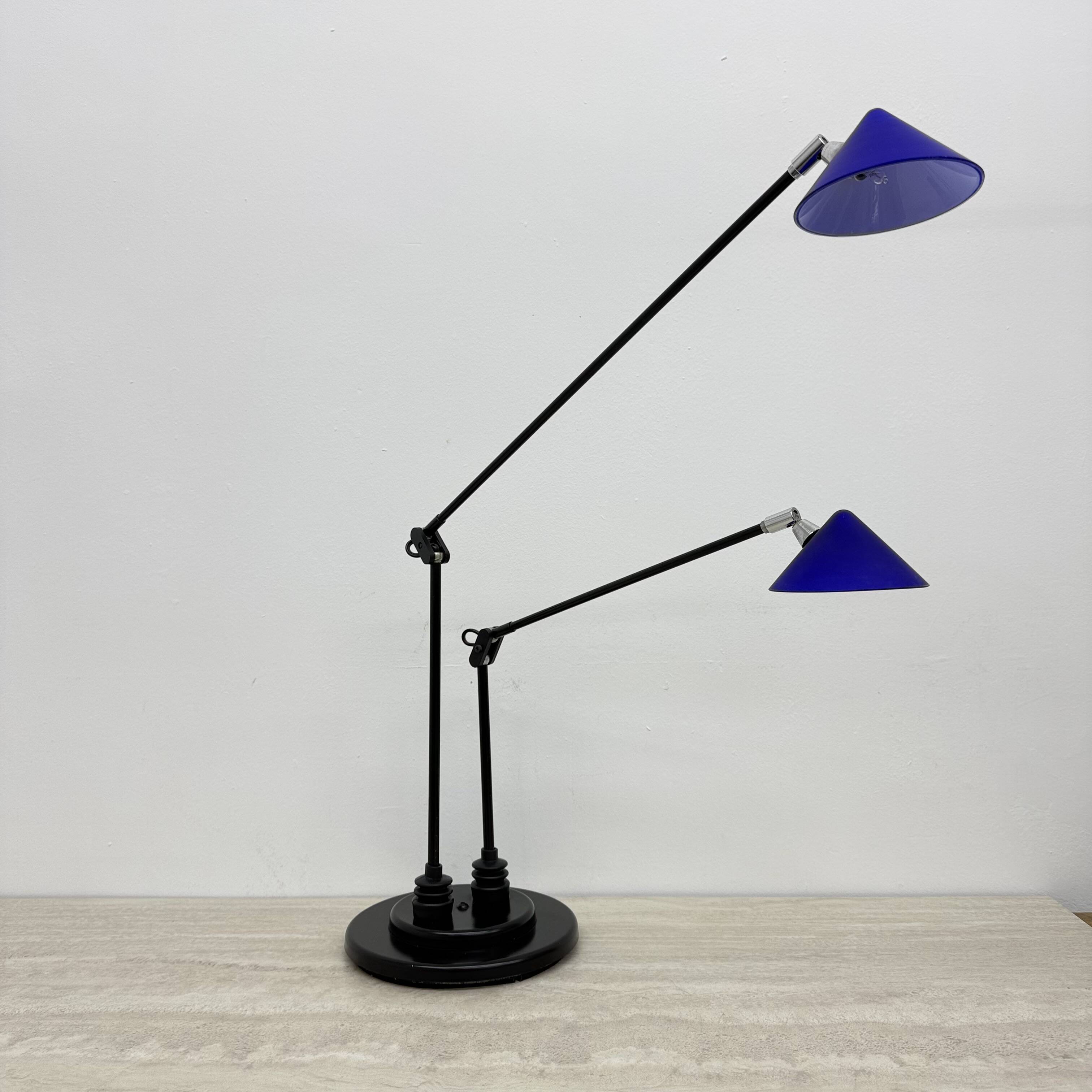 Lampe de table Pola Amstelveen design néerlandais, design minimaliste, années 1980.