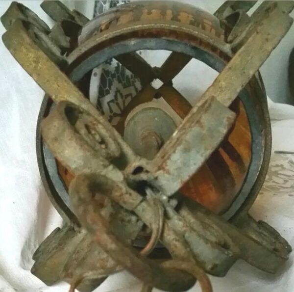 Suspension ancienne fer forgé globe orange