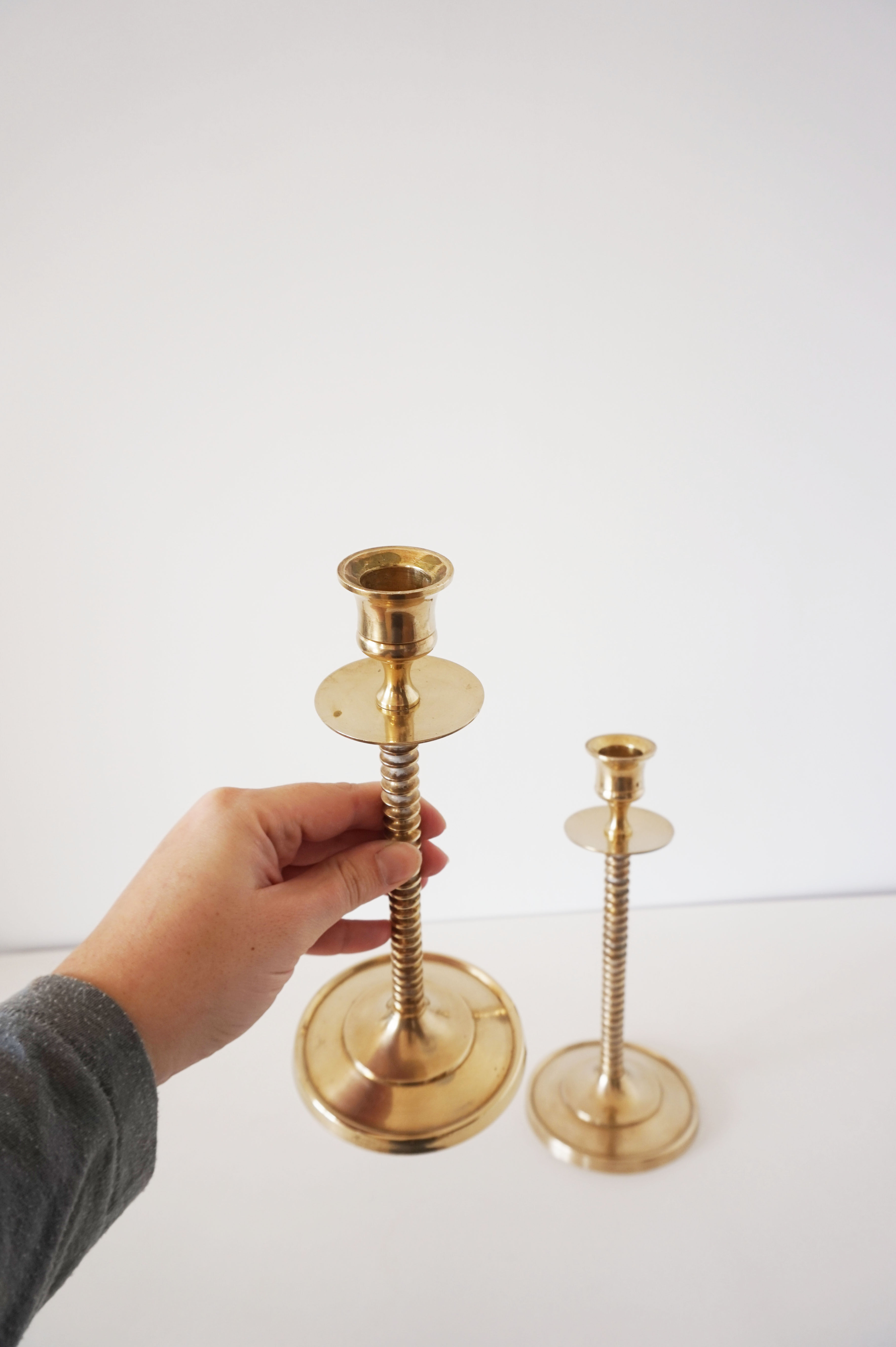 Paire de bougeoirs en laiton vintage