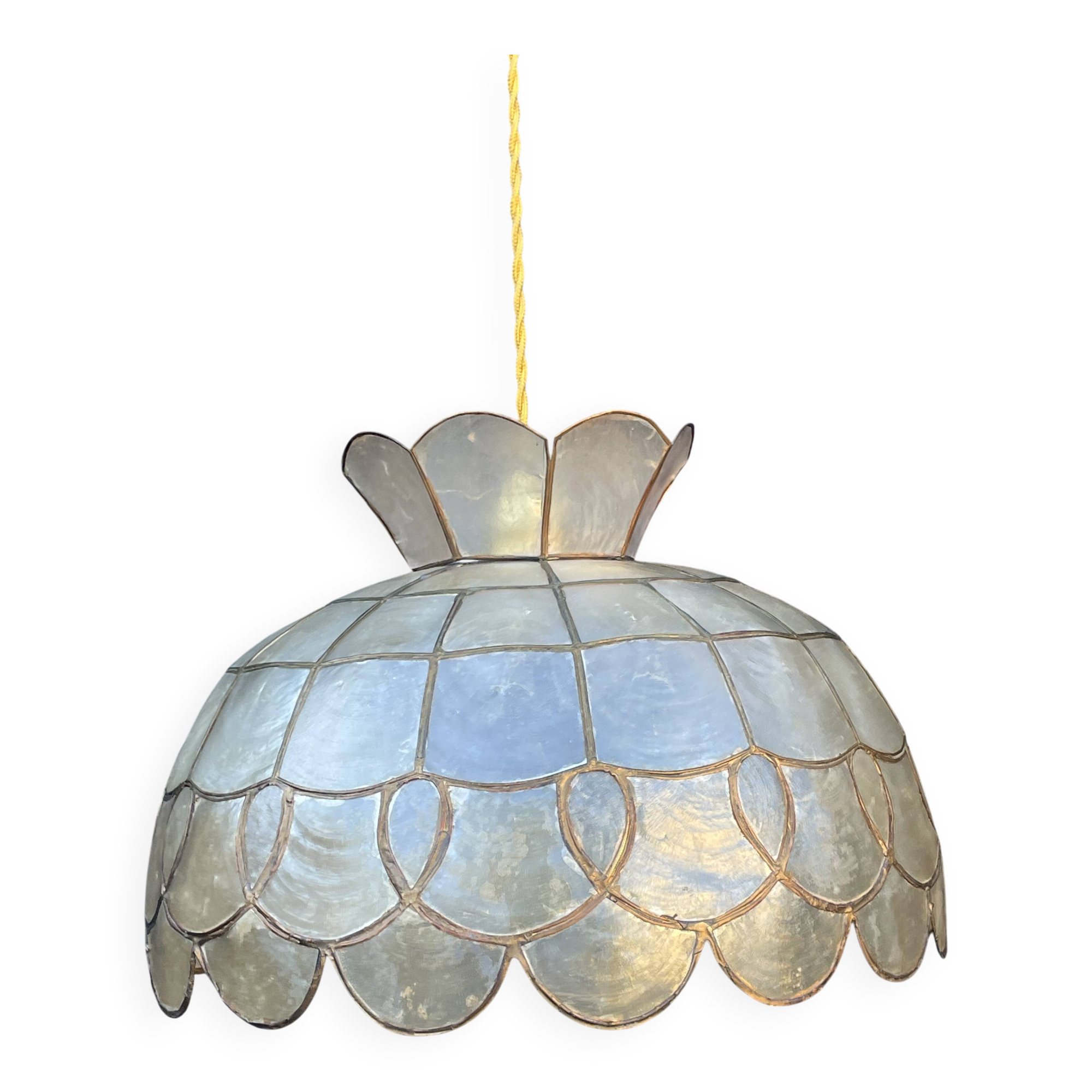 Large pendant lamp with mother-of-pearl and brass shade