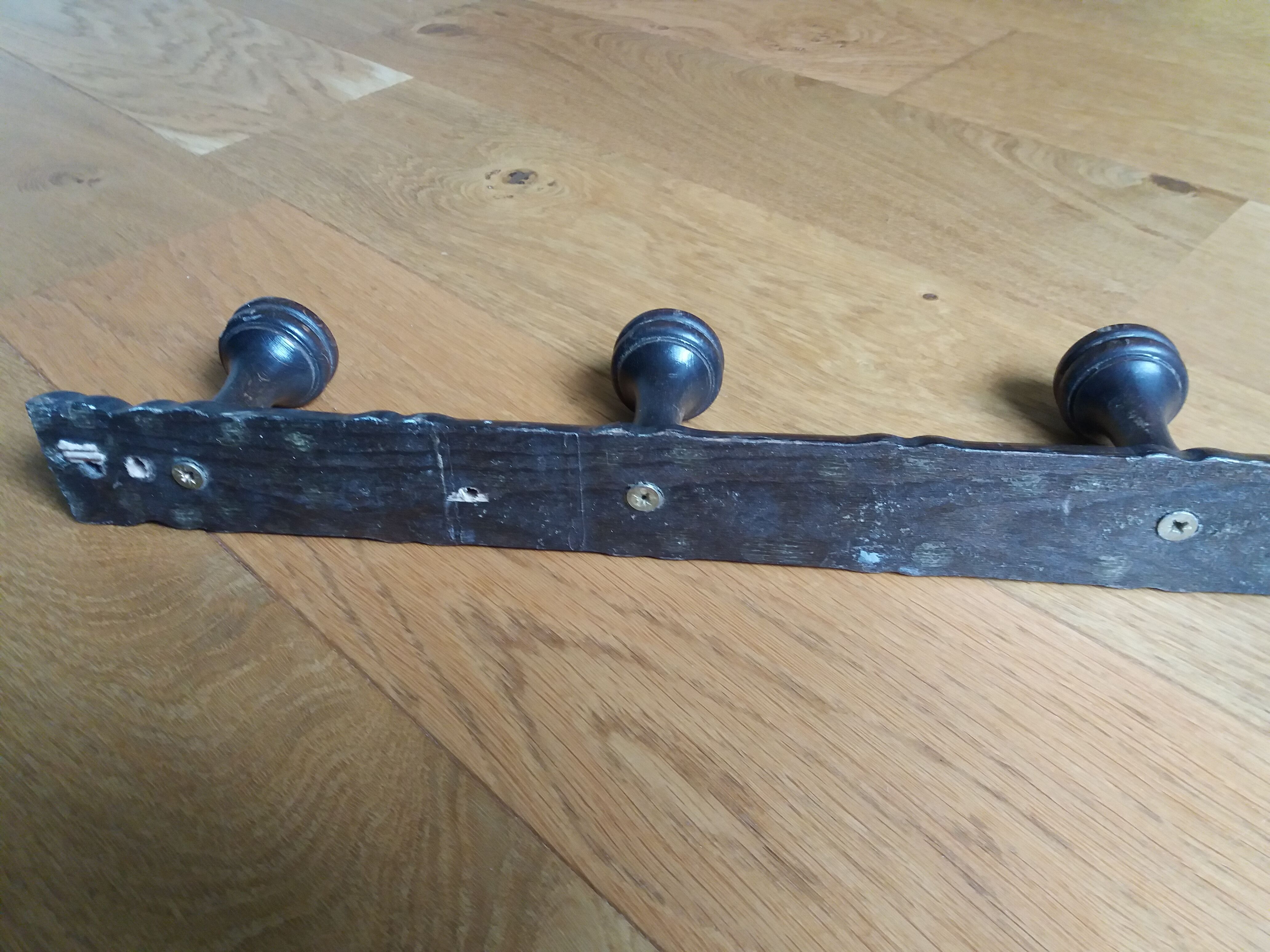 Wall-mounted coat rack 4 hooks