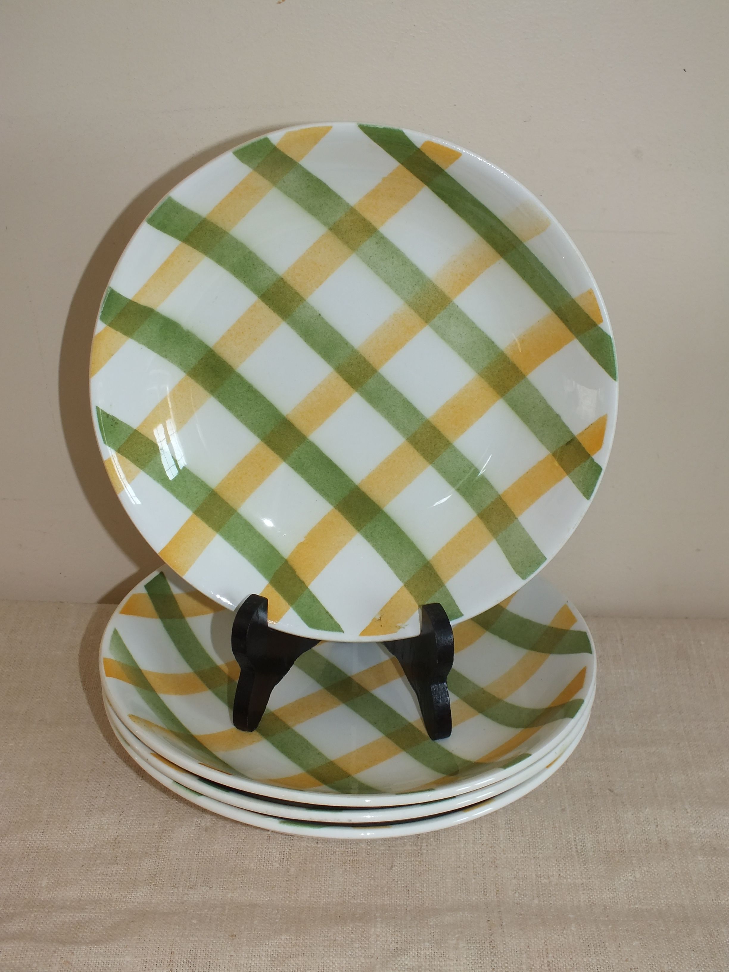 4 Semi-hollow plates with green and yellow checks, Moulin des Loups tea towel