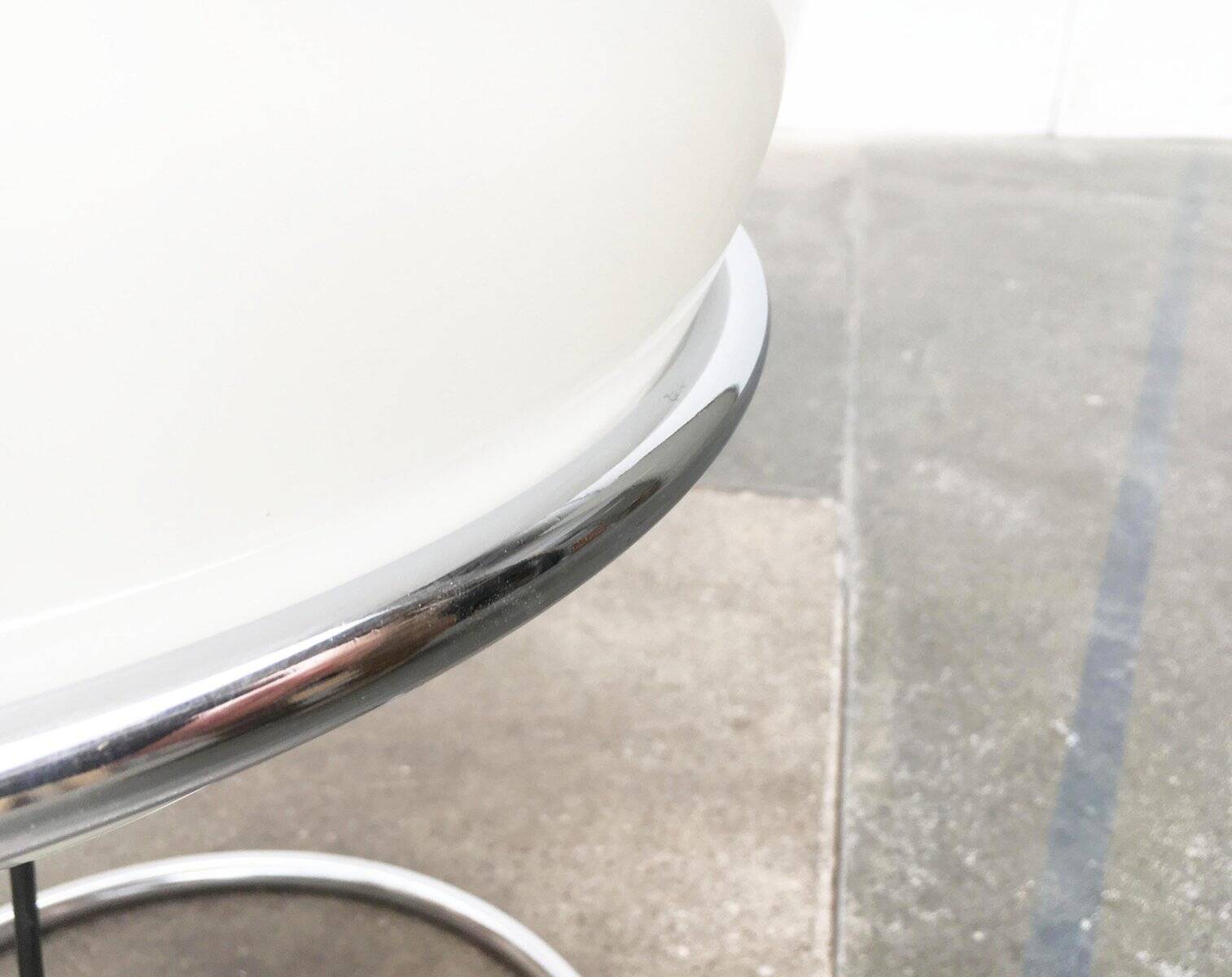 Vintage globe floor lamp in glass and chrome from the space age.