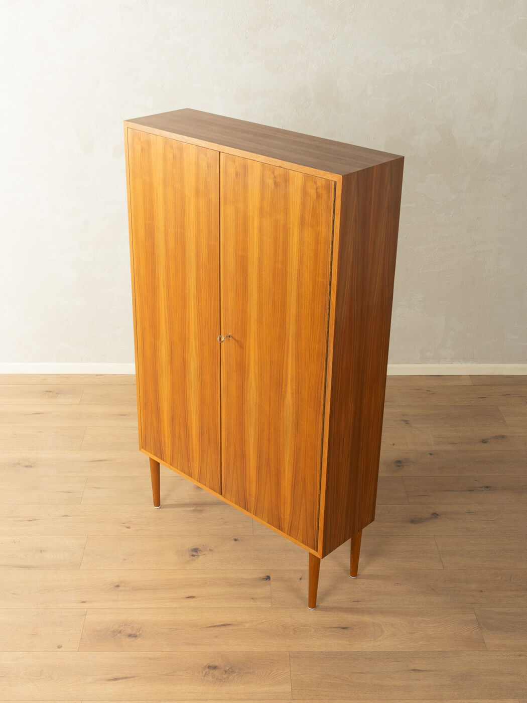 Commode classique des années 1960