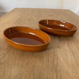 Set of 2 stoneware dishes