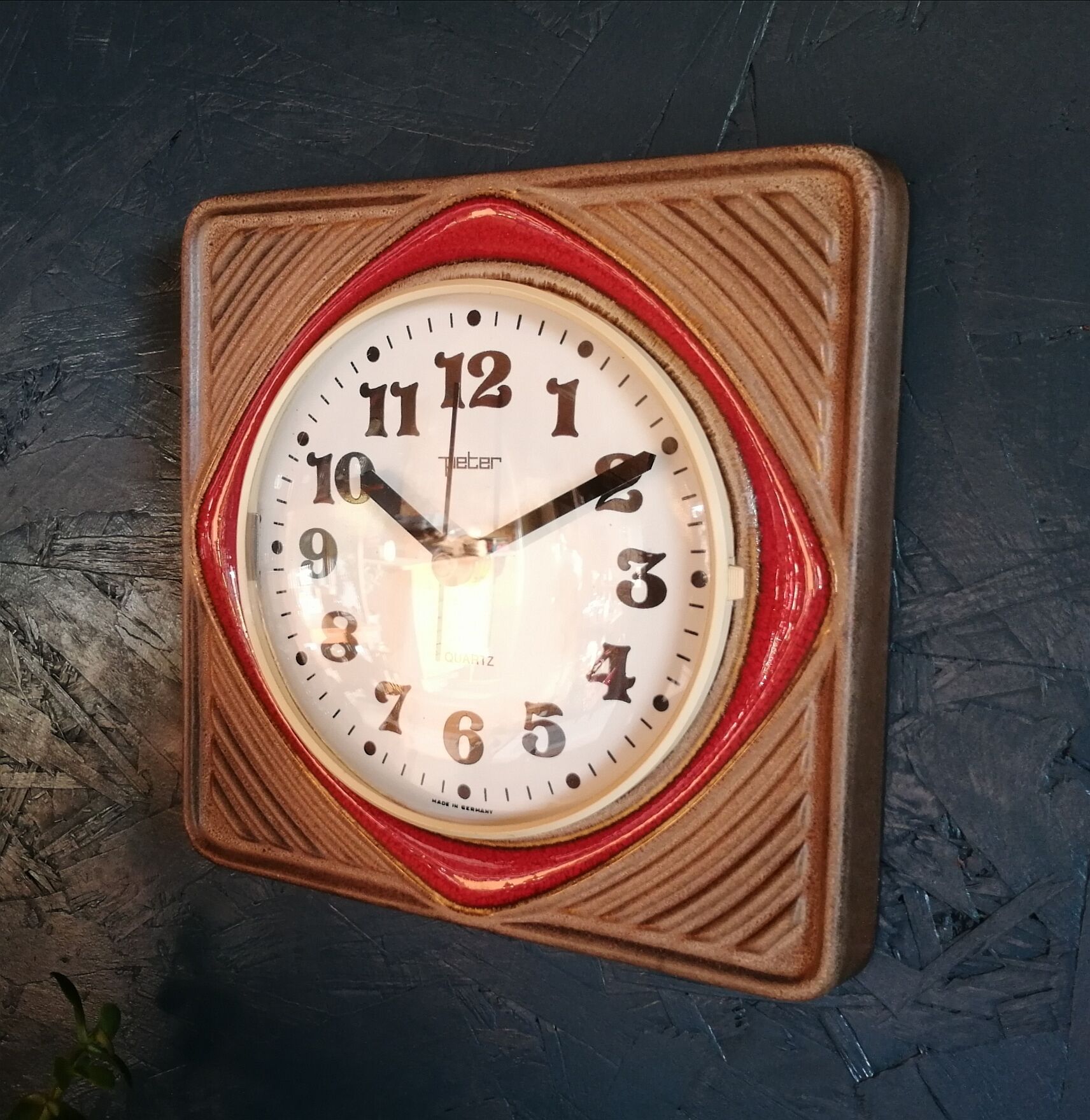 Vintage ceramic clock silent wall clock square "Peter red brown"
