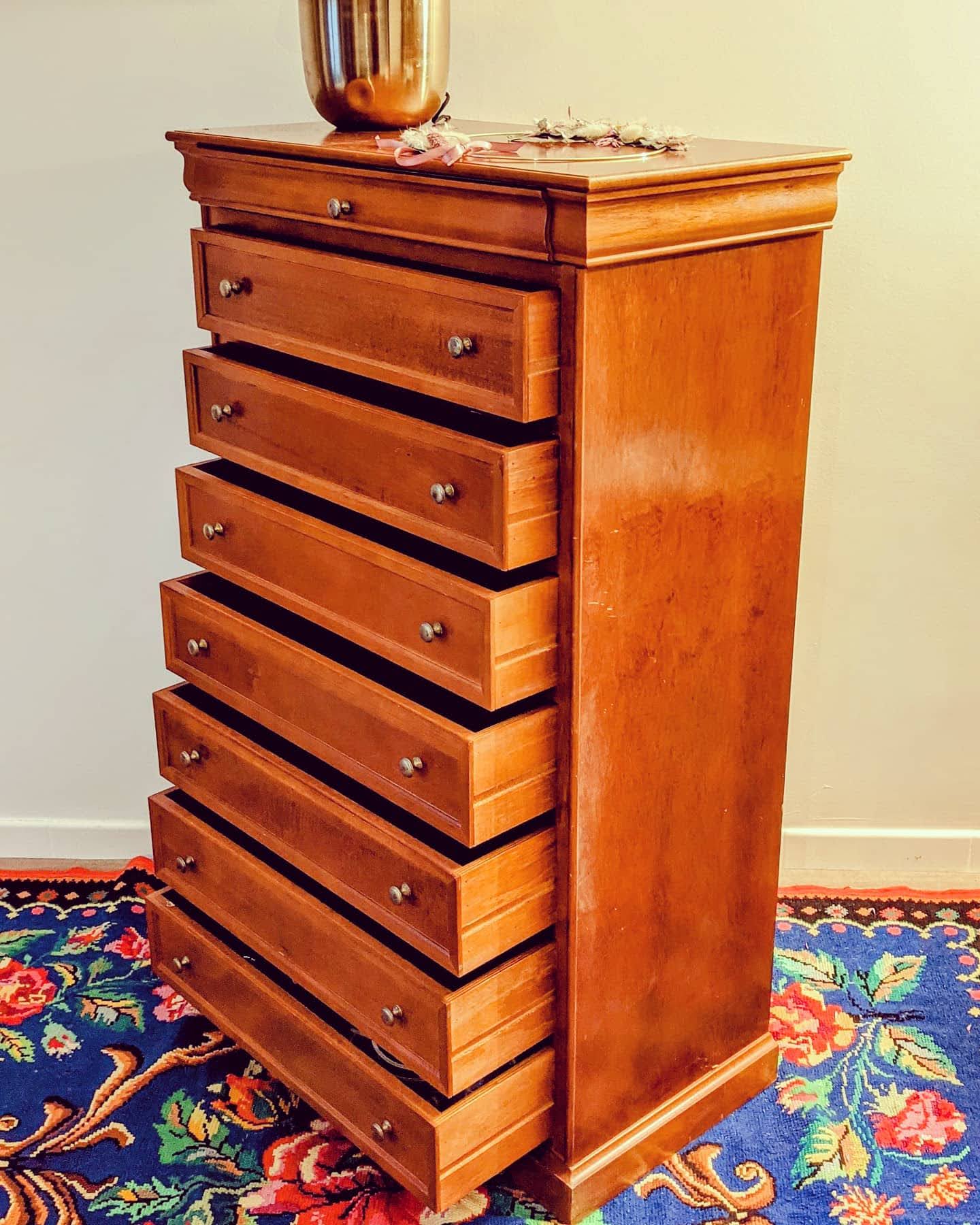 7-drawer chiffonnier