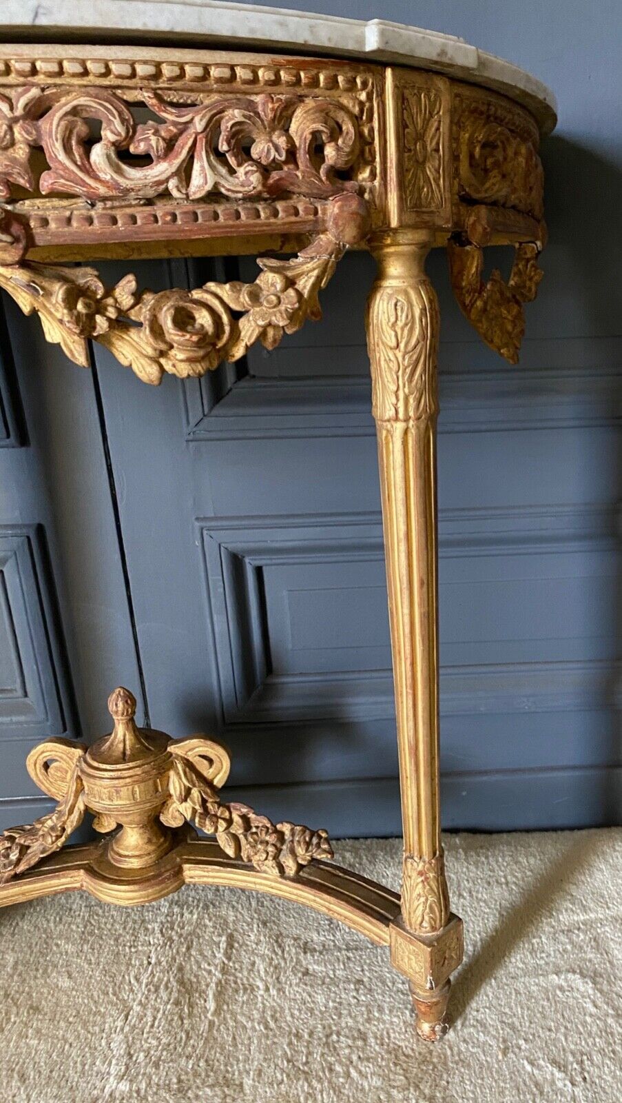 Console XVIII wooden gold louis xvi white marble flower falls