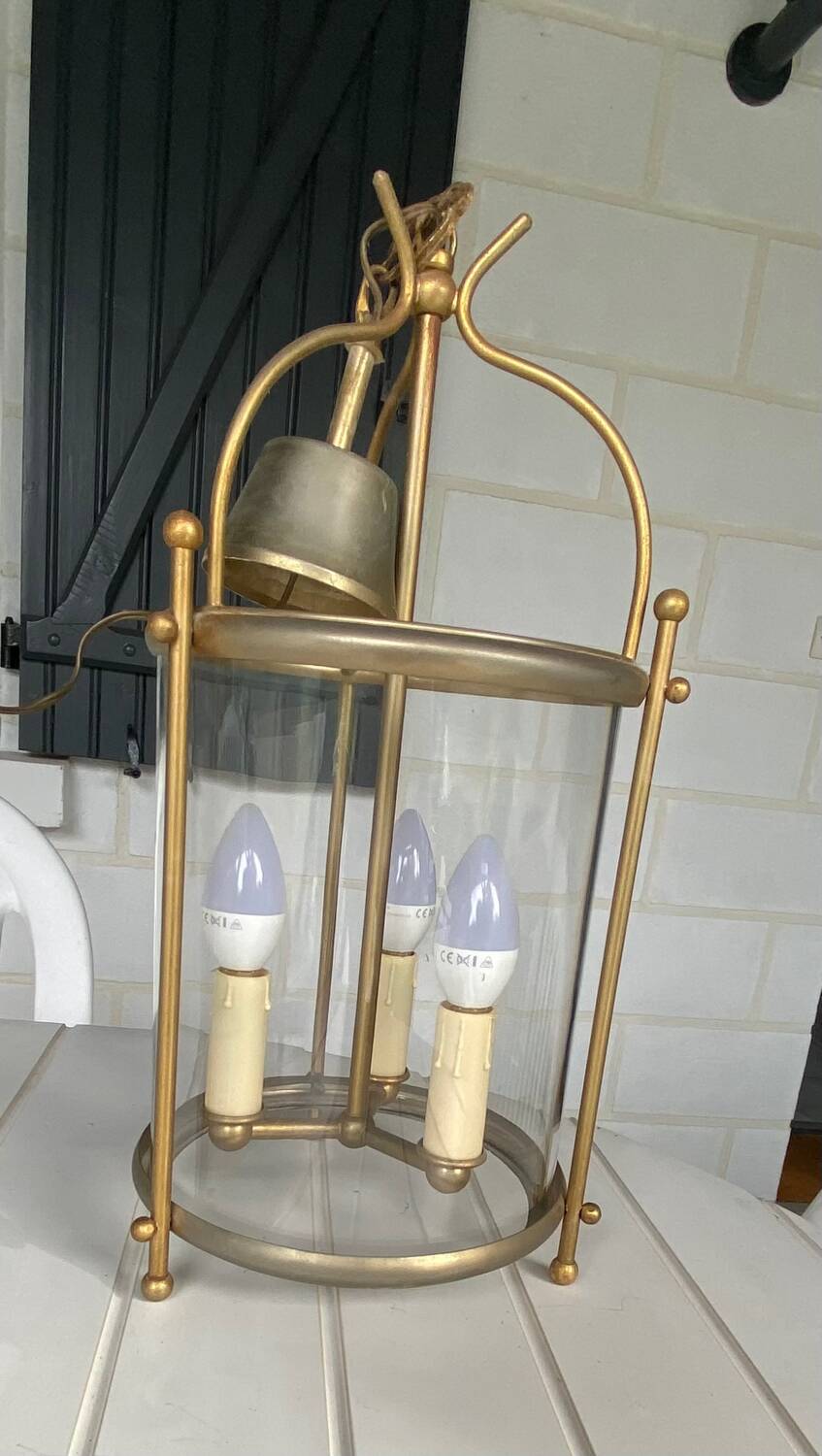 Cylindrical chandelier with 3 lamps