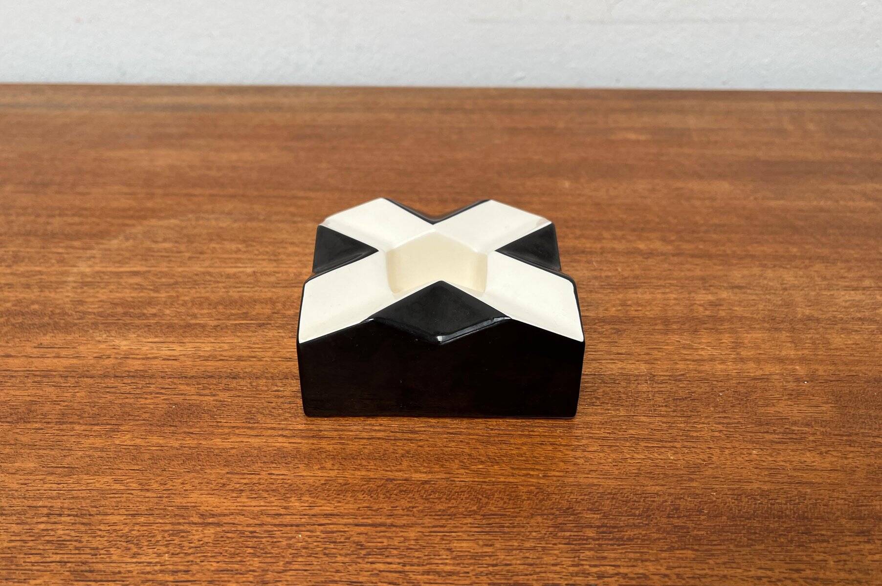 Modernist Bauhaus Czech Repro Ceramic Ashtray by Vlastislav Hofman for Modernista
