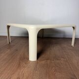 Table basse Vico Magistretti modèle Demetrio 70 pour Artemide