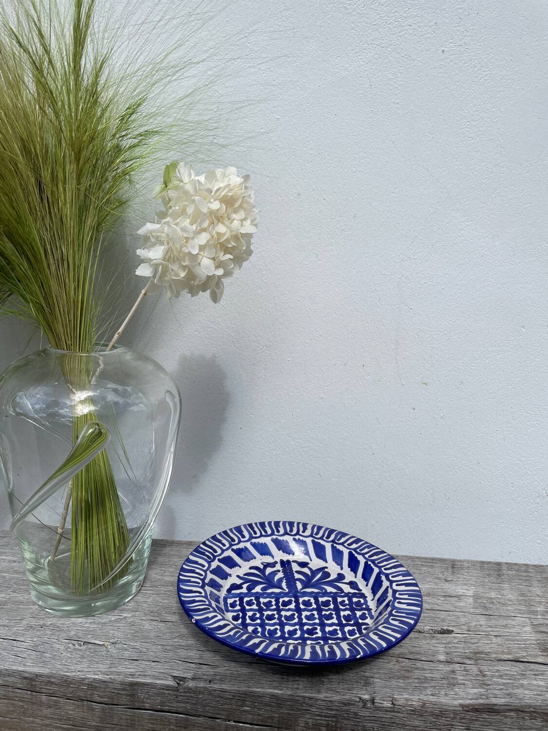 Blue and white decorative dish / plate