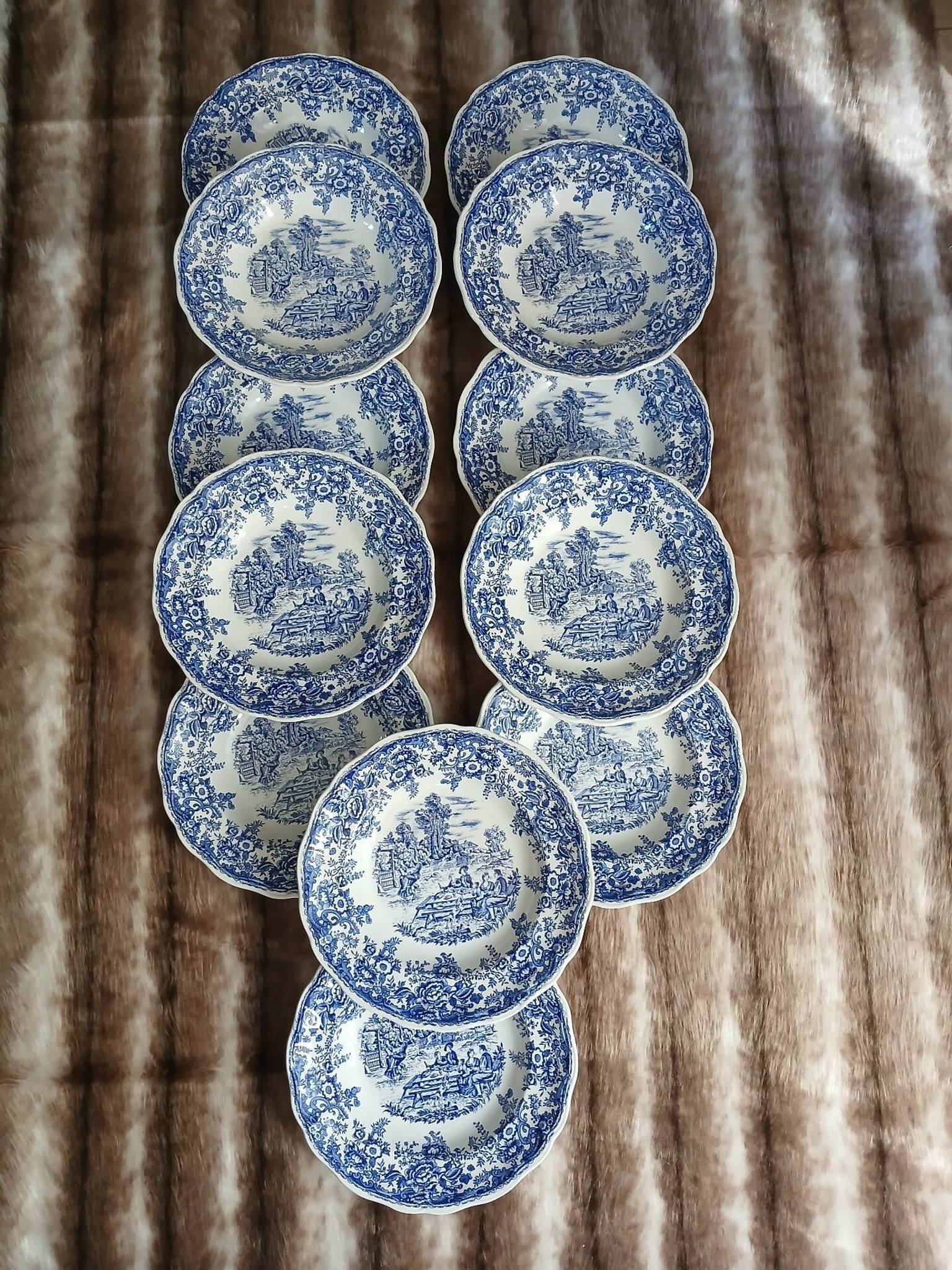12 antique flat plates Lunéville KG