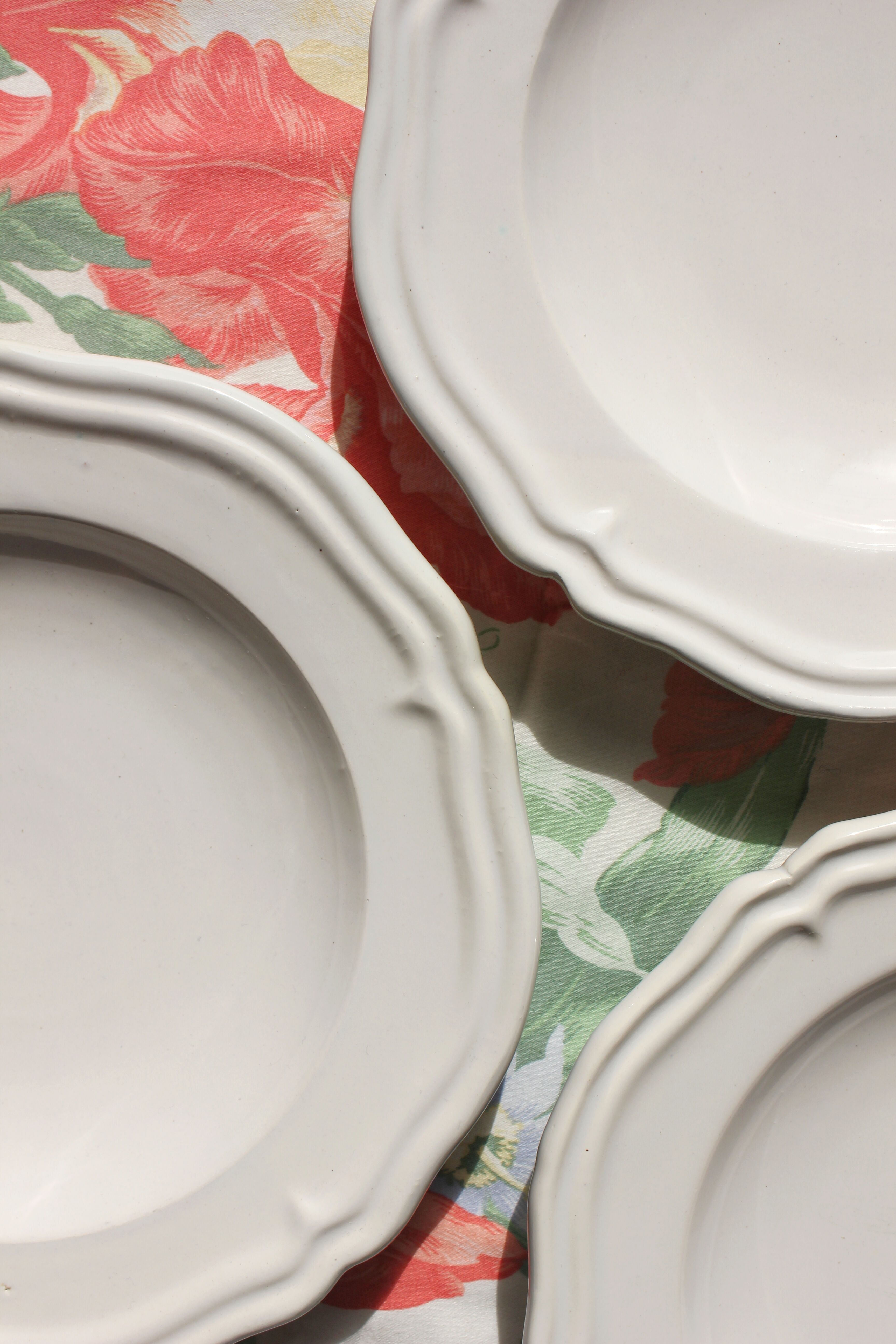 3 hollow white plates Cerenne Vallauris