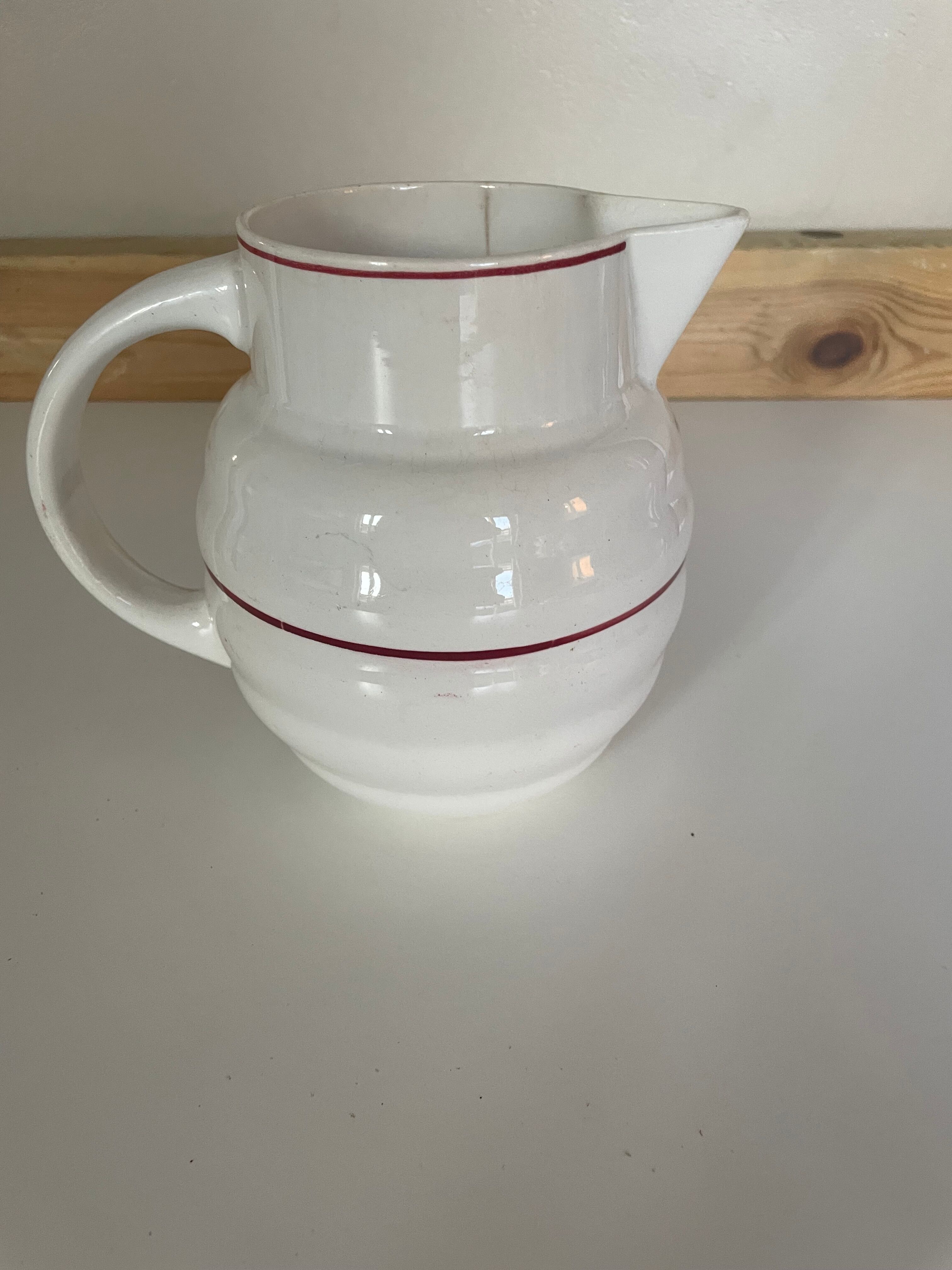 Digoin pitcher model Eliane
