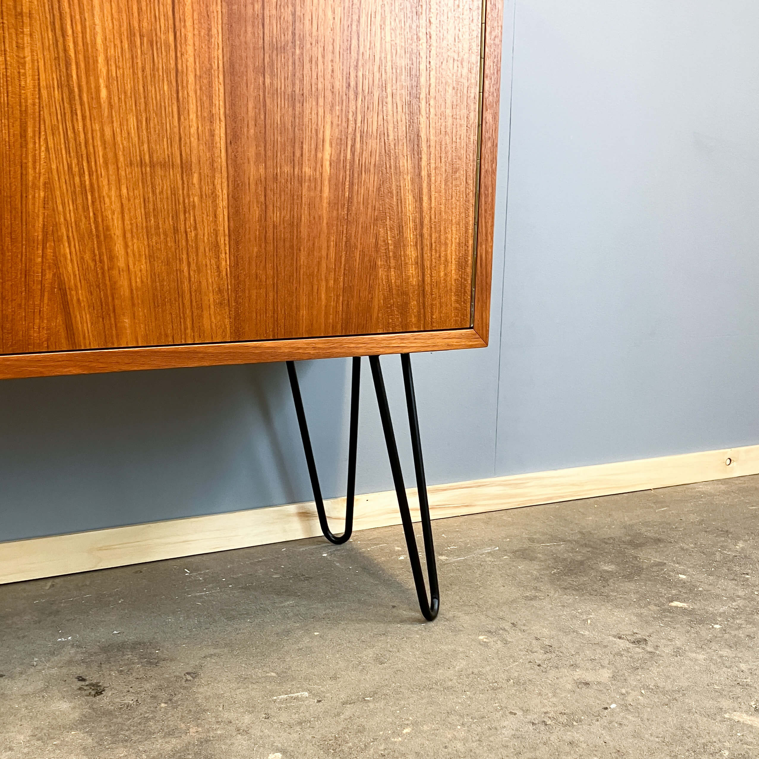 Small sideboard on hairpin legs, teak, 1960s