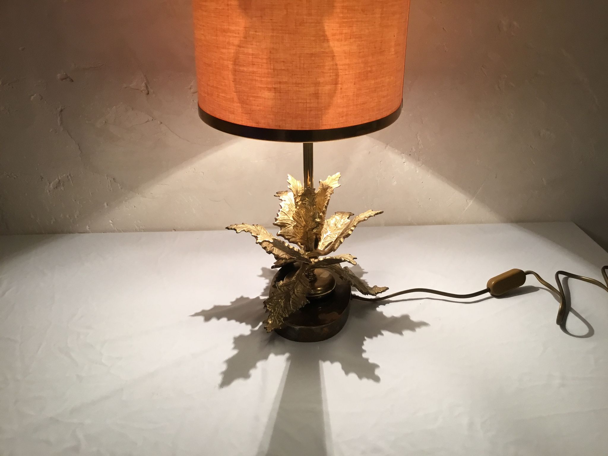 Vintage lamp bronze leaf decoration design