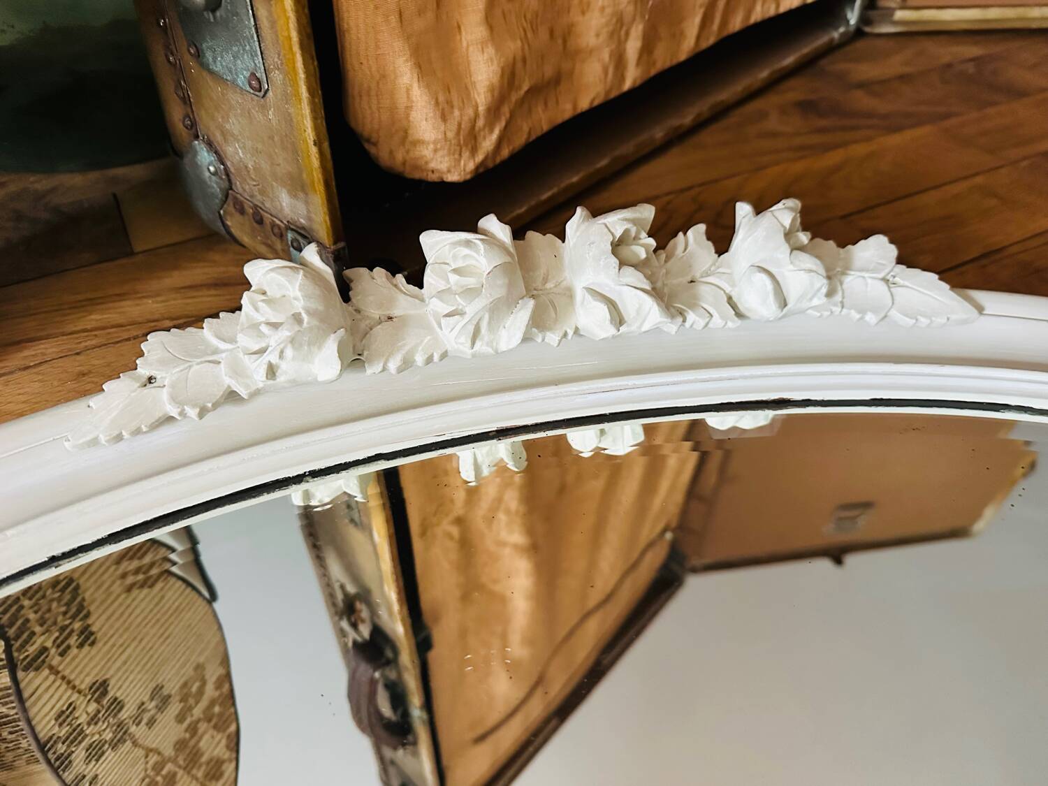 Antique white mirror carved with wooden roses
