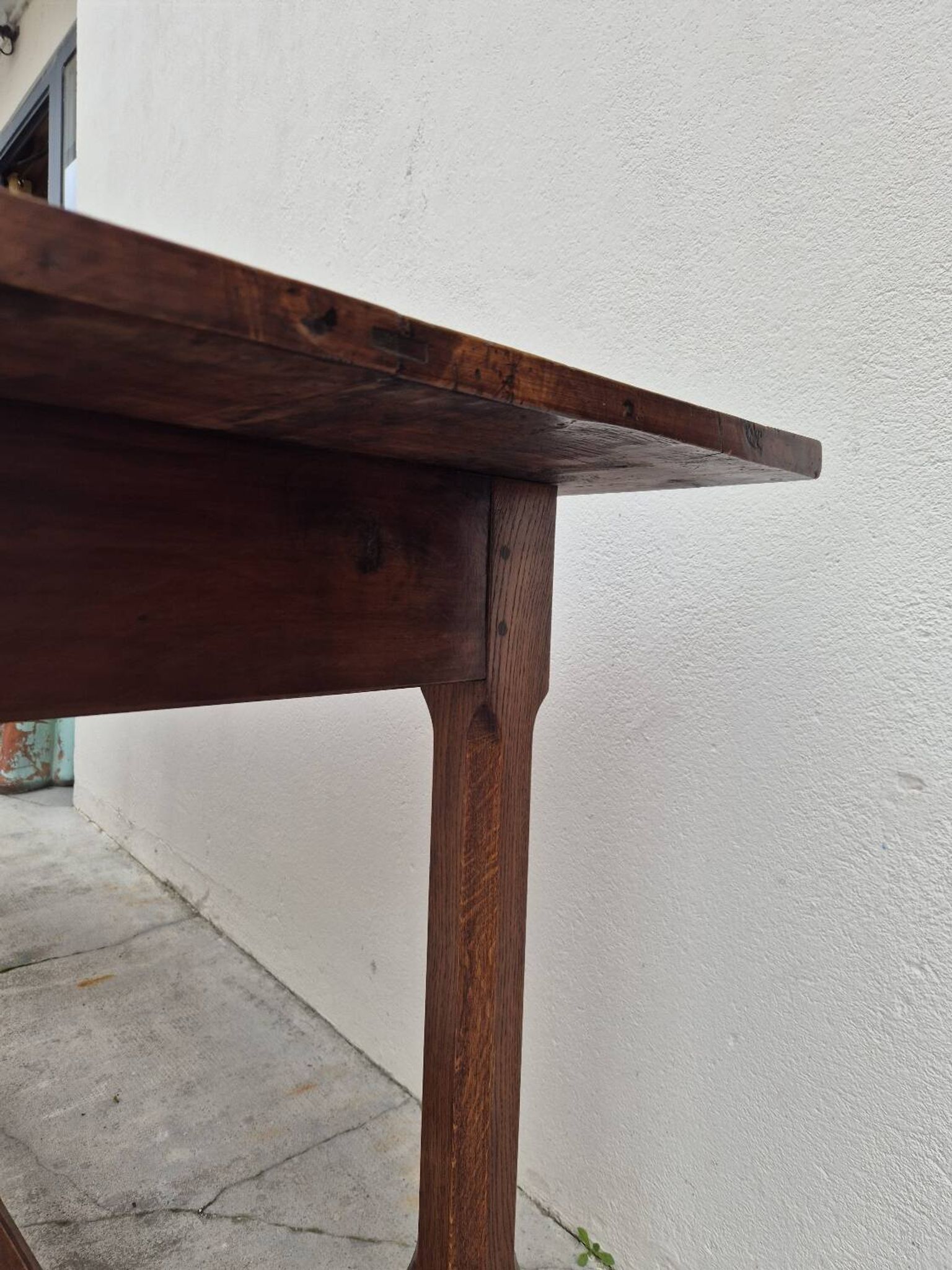 Table de Ferme bourguignonne à entretoise en noyer massif 19éme deux tiroirs-1m82