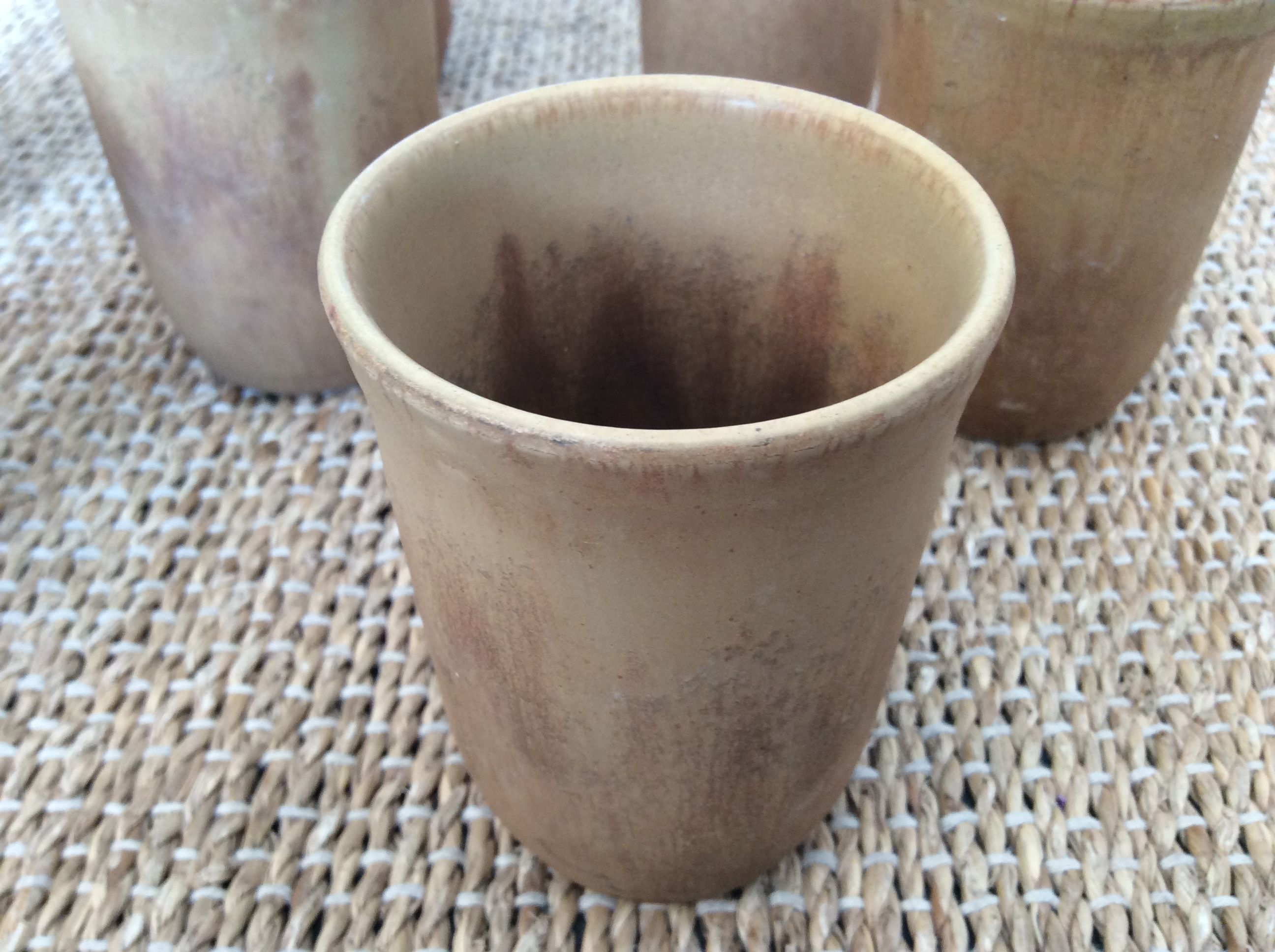 7 tasses en grès